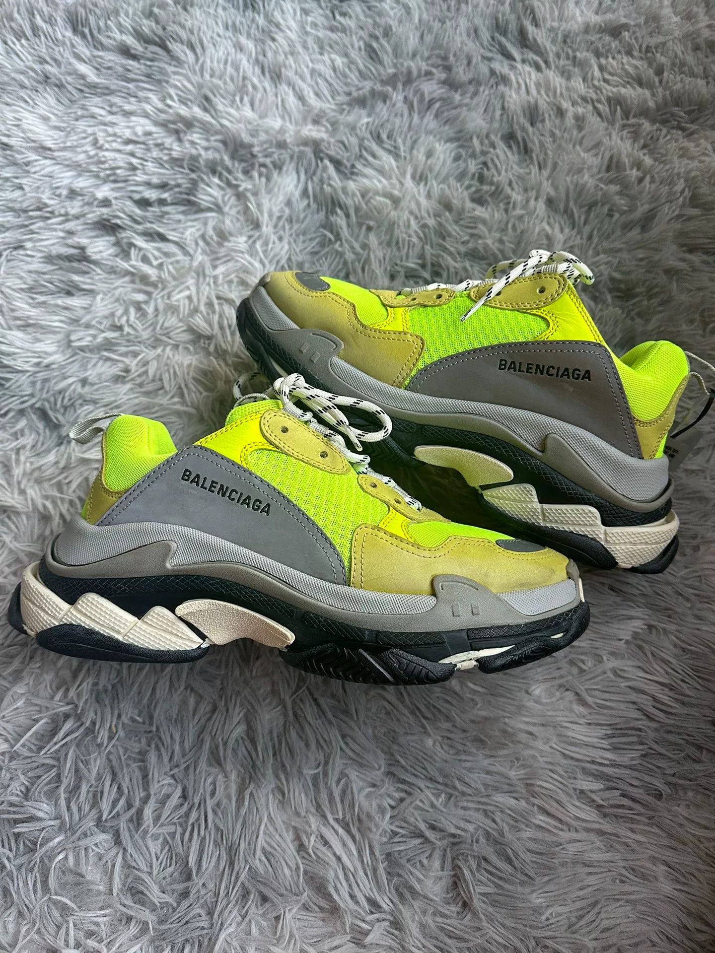 Balenciaga Balenciaga Glow Green Lowtop Sneakers 42 Men Size US 9 / EU 42 - 5 Thumbnail