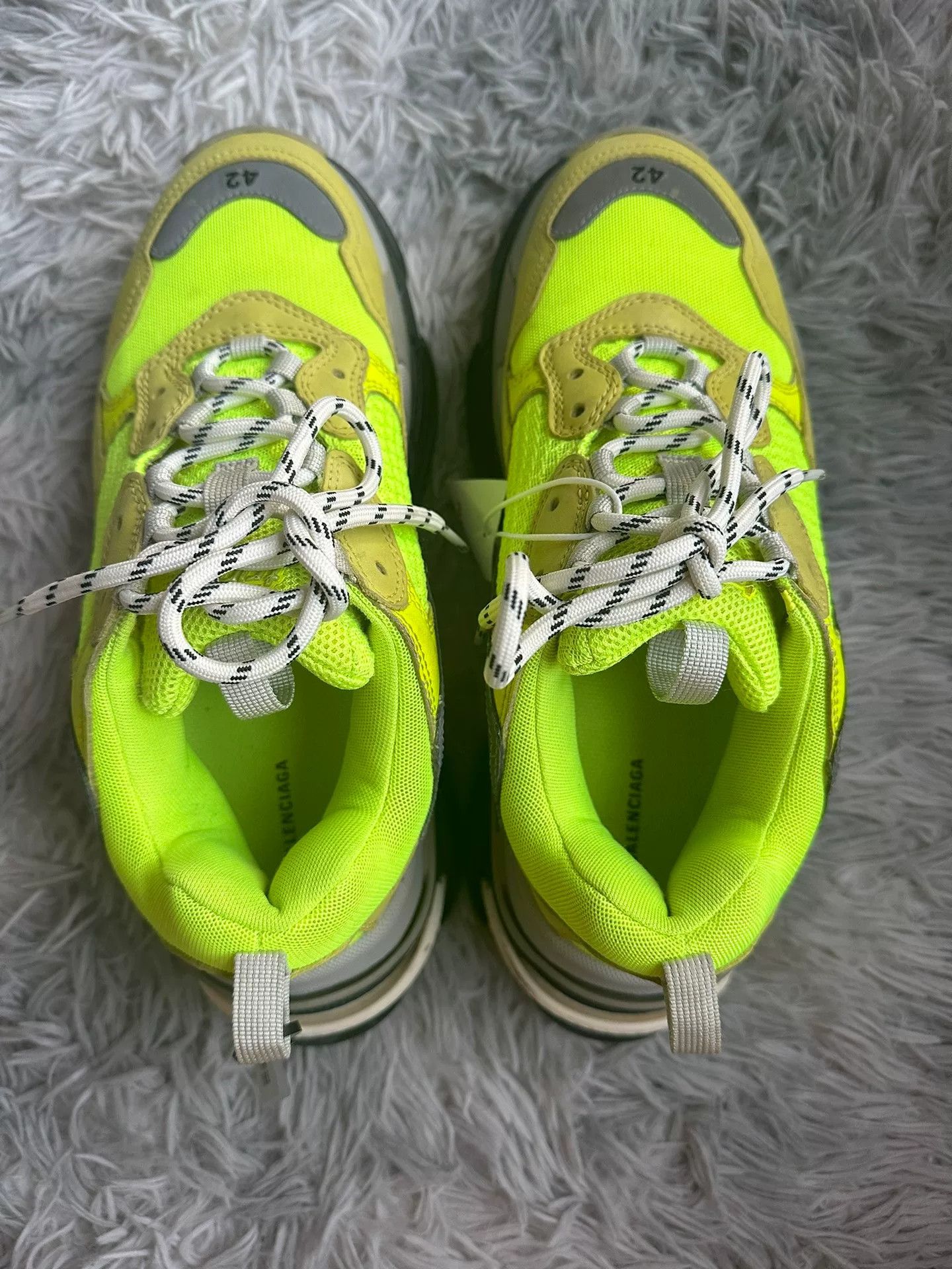Balenciaga Balenciaga Glow Green Lowtop Sneakers 42 Men Size US 9 / EU 42 - 4 Thumbnail