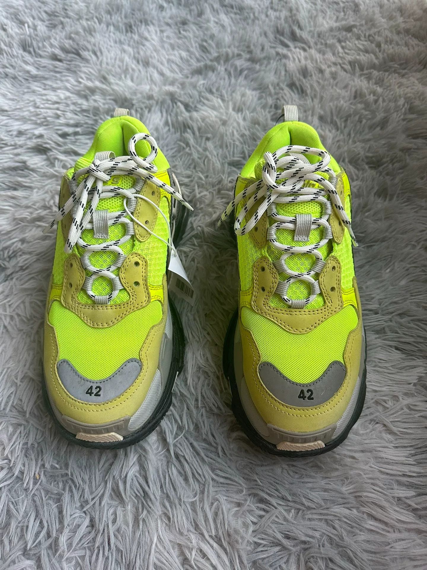 Balenciaga Balenciaga Glow Green Lowtop Sneakers 42 Men Size US 9 / EU 42 - 2 Thumbnail