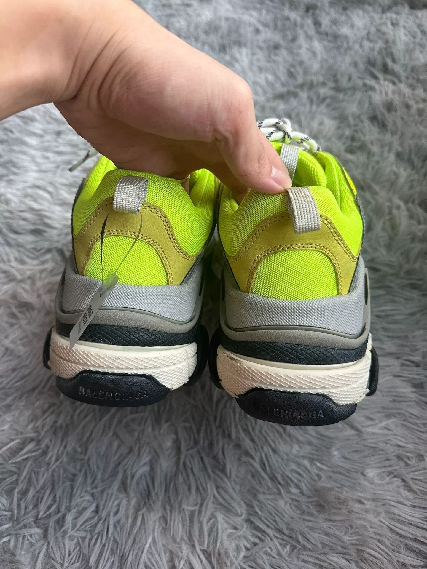 Balenciaga Balenciaga Glow Green Lowtop Sneakers 42 Men Size US 9 / EU 42 - 3 Thumbnail