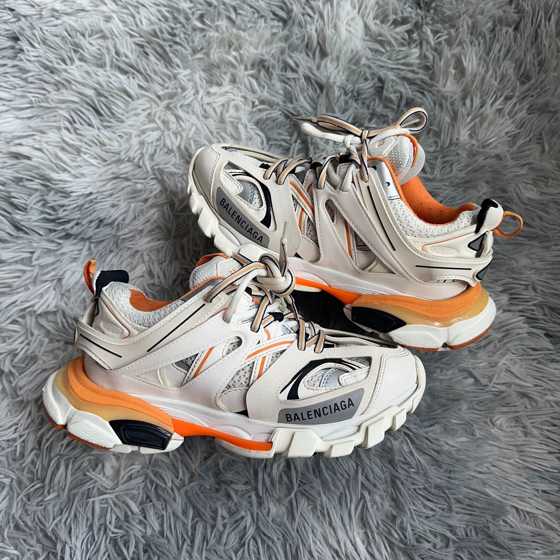 Balenciaga Balenciaga White Lowtop Sneakers 37 Women Size US 6.5 / IT 36.5 - 5 Thumbnail