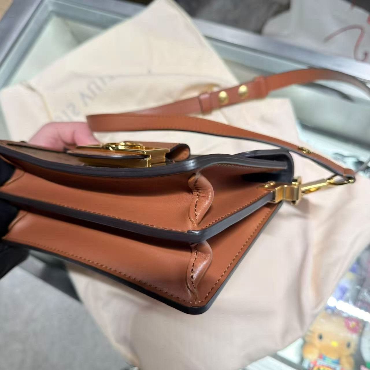 Louis Vuitton Louis Vuitton Brown Shoulder Bag XL Women Size ONE SIZE - 6 Thumbnail