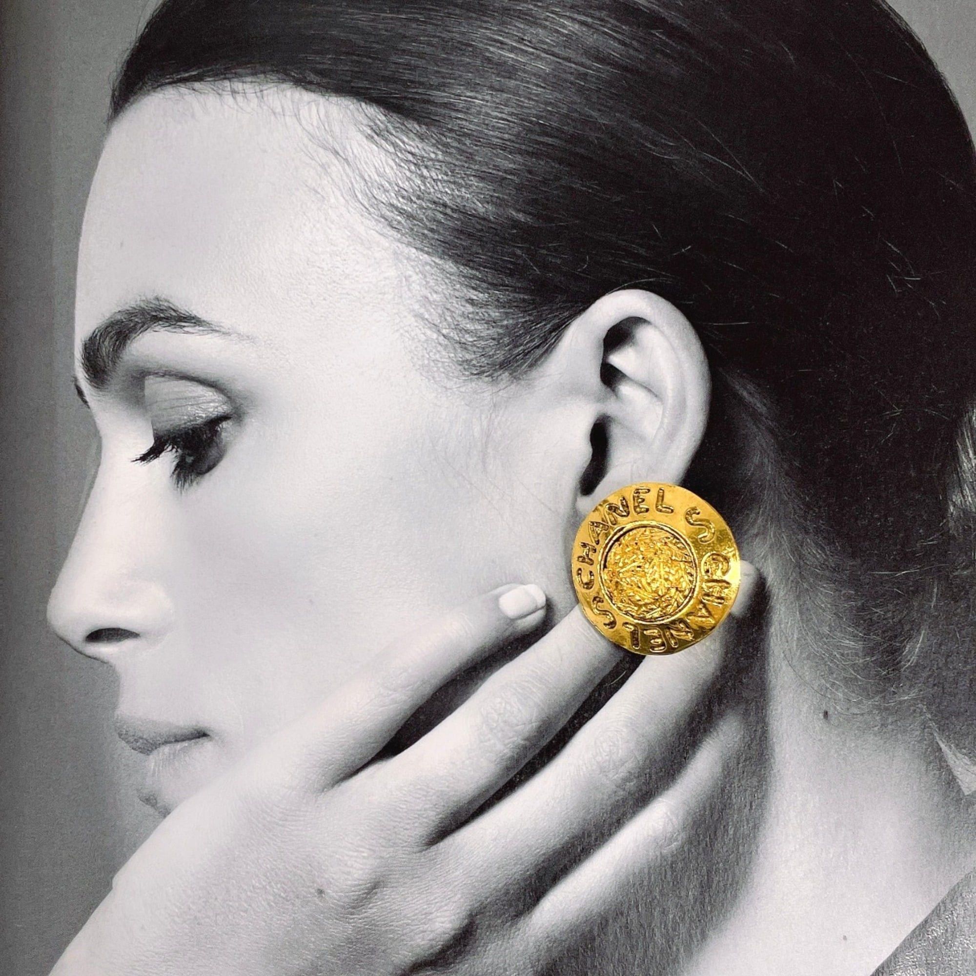 Chanel CHANEL Logo Vintage Earrings, Metal, Gold, Women's Size ONE SIZE - 6 Thumbnail