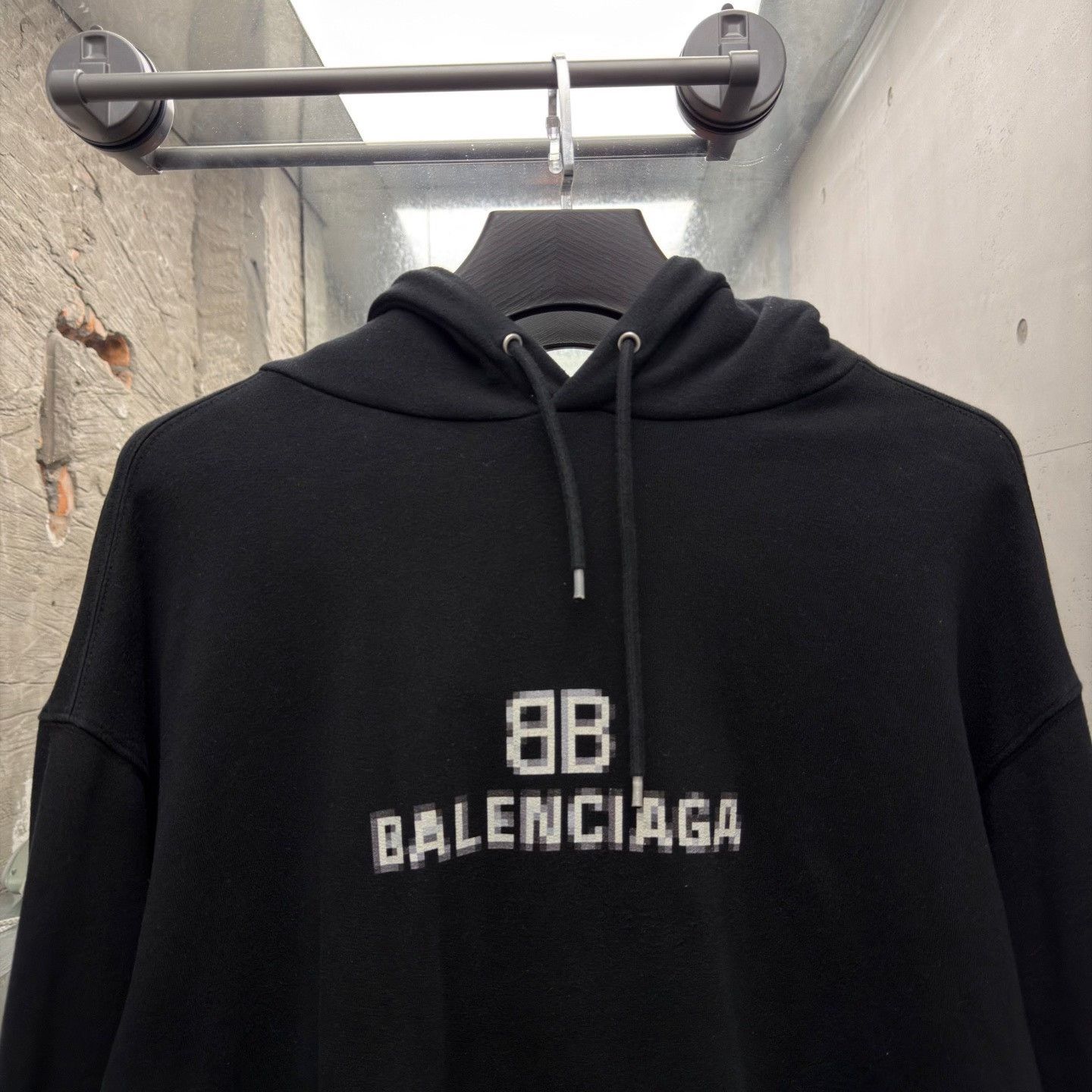 Balenciaga Balenciaga Retro Graphic Hoodie S Men Size US S / EU 44-46 / 1 - 3 Thumbnail