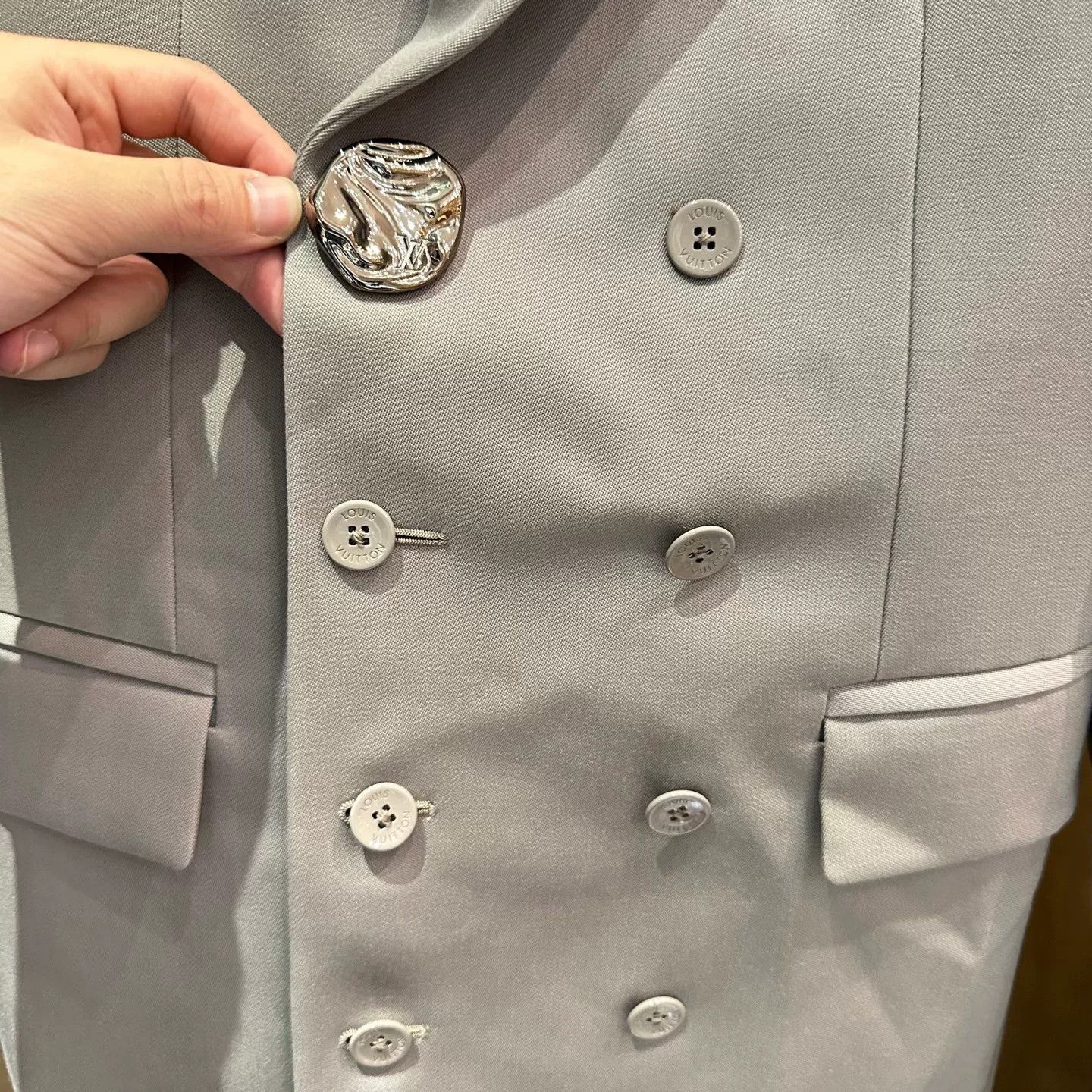 Louis Vuitton Louis Vuitton Silver Suit 46 Men Size 40R - 3 Thumbnail