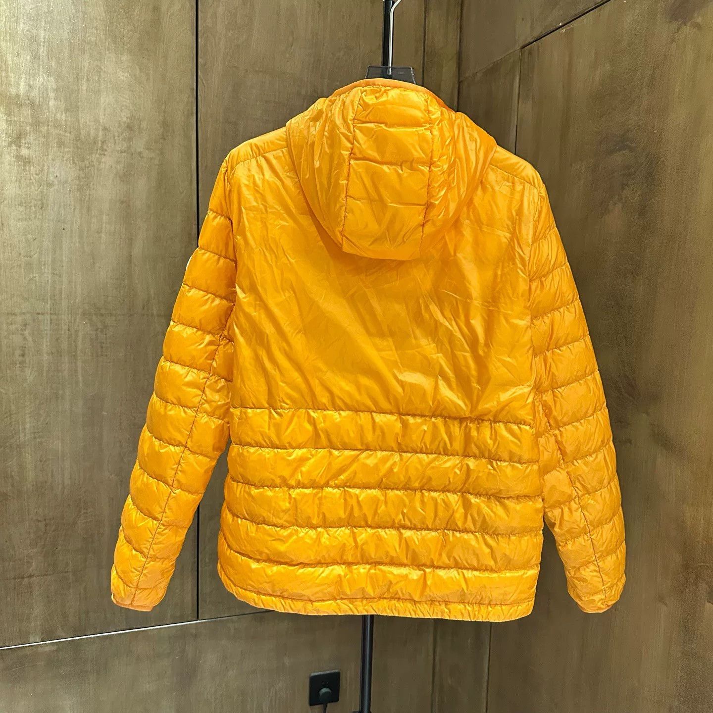 Moncler Moncler Lightweight Down Orange Heavy Coat L Men Size US L / EU 52-54 / 3 - 2 Thumbnail