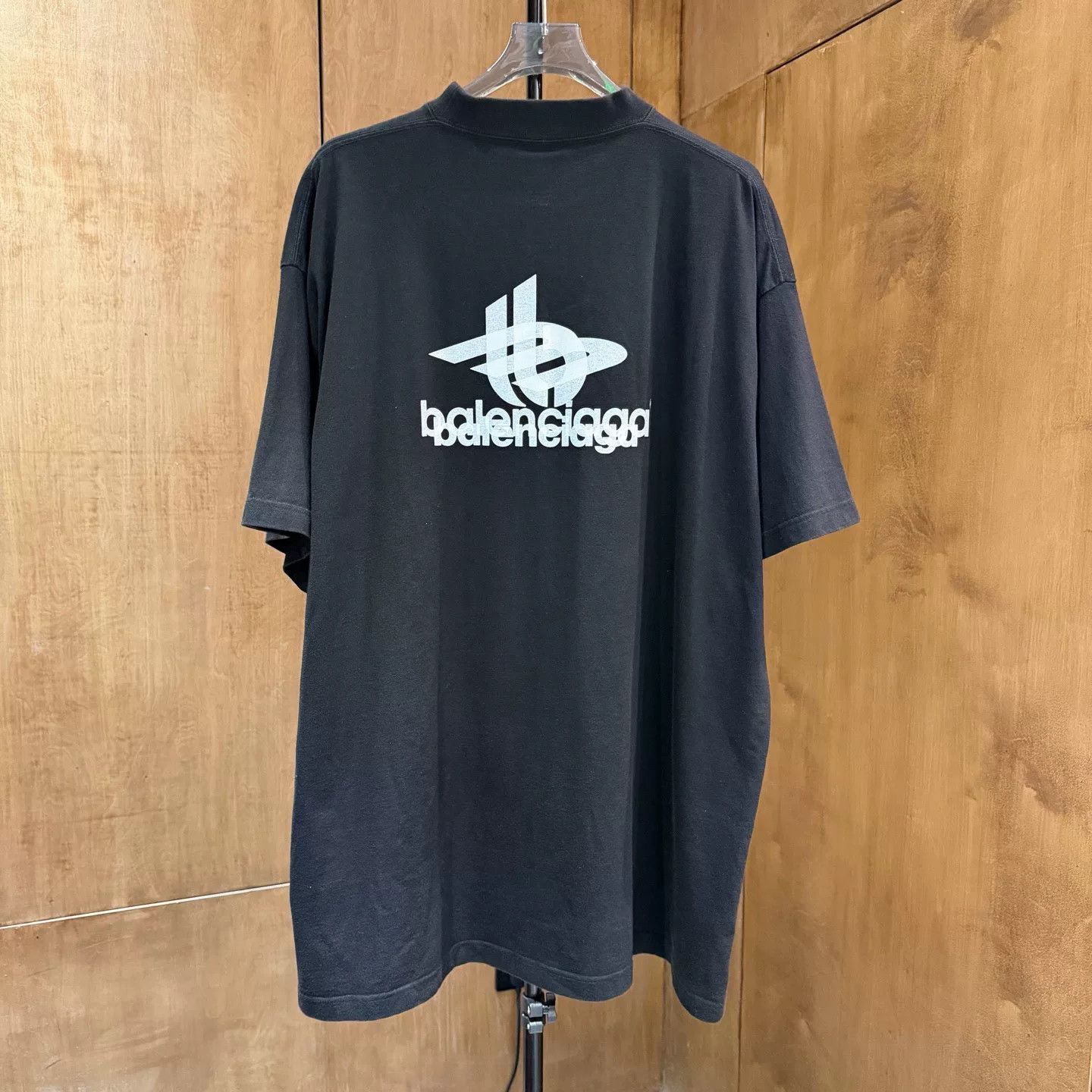 Balenciaga Balenciaga Retro Black T-Shirt 4 Men Size US XS / EU 42 / 0 - 2 Thumbnail