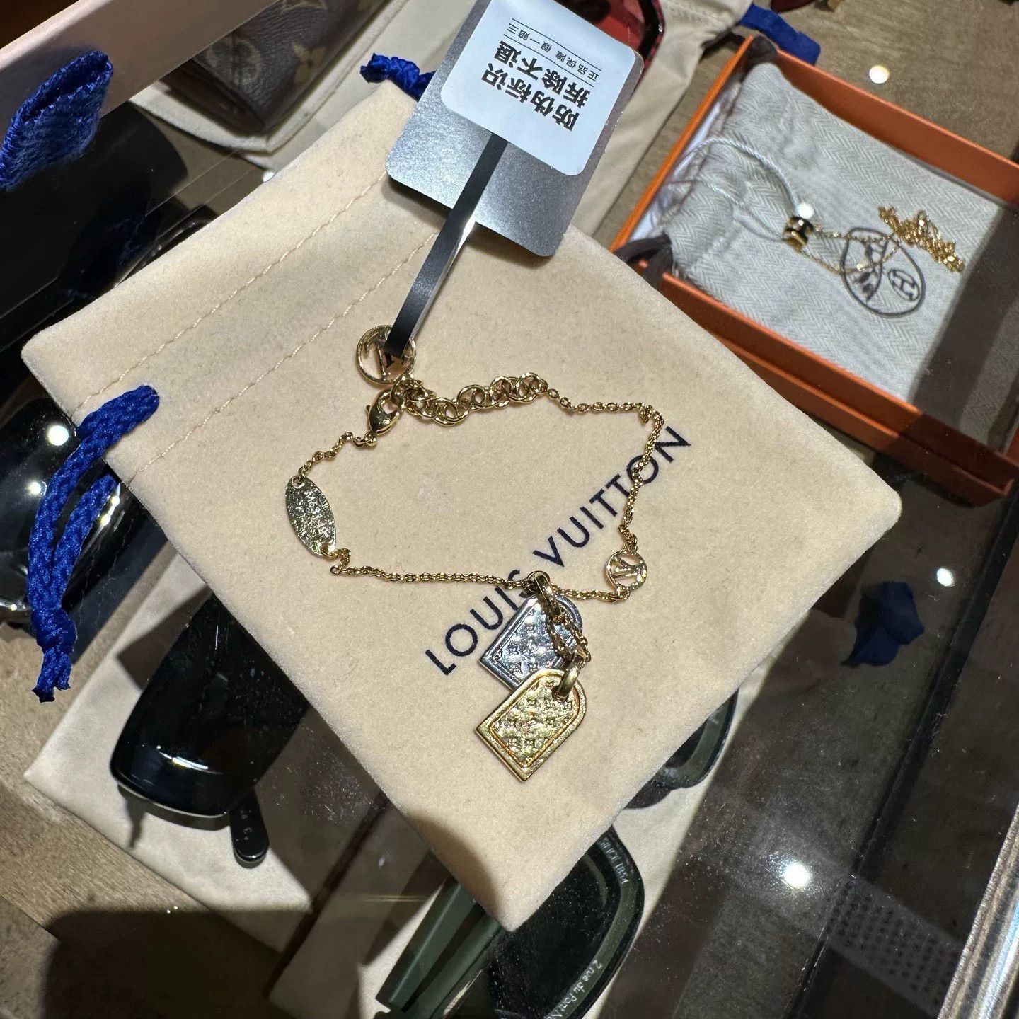 Louis Vuitton Louis Vuitton Retro Silver Jewelry L Men Size ONE SIZE - 2 Thumbnail