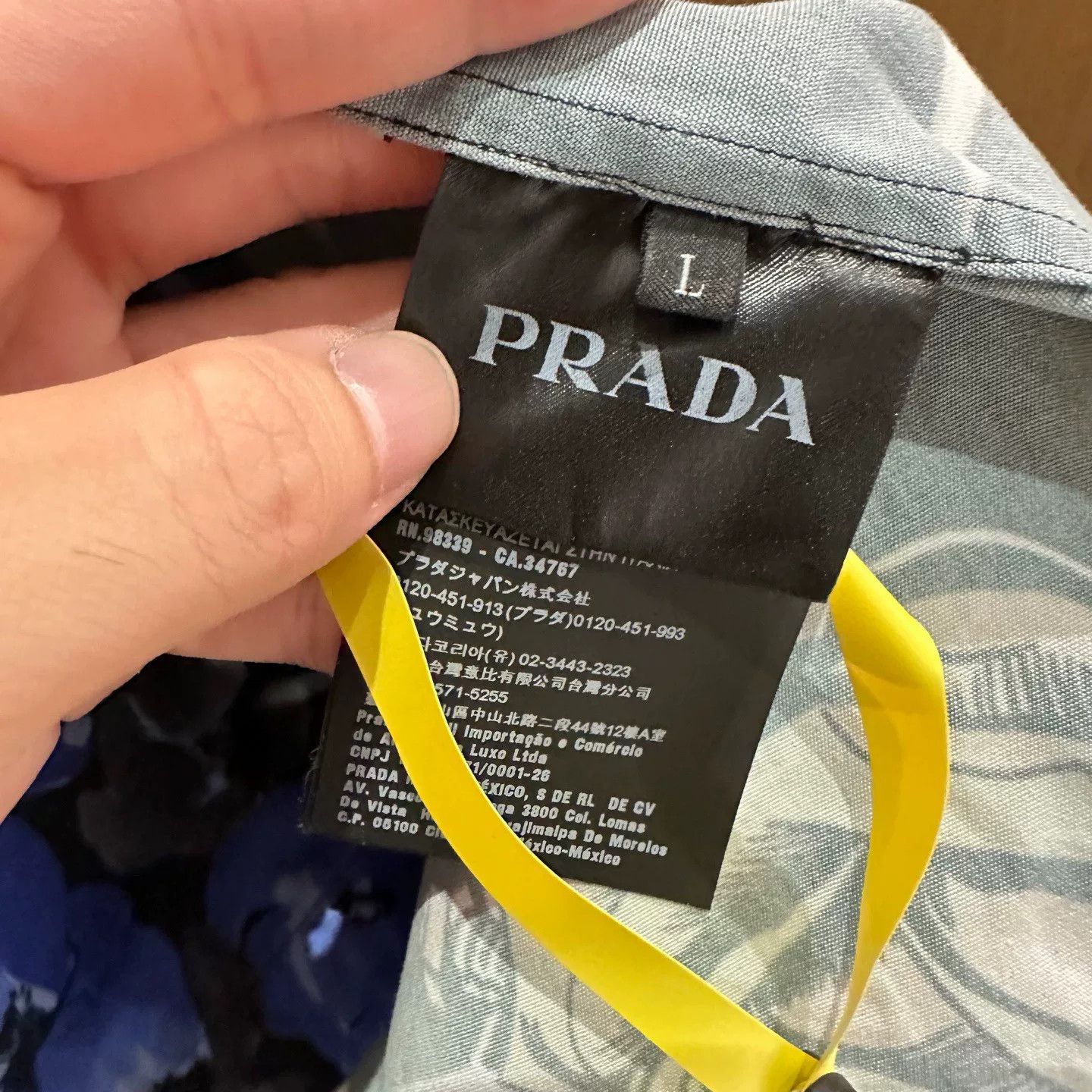 Prada Prada Retro Shirt L Men Size US L / EU 52-54 / 3 - 4 Thumbnail