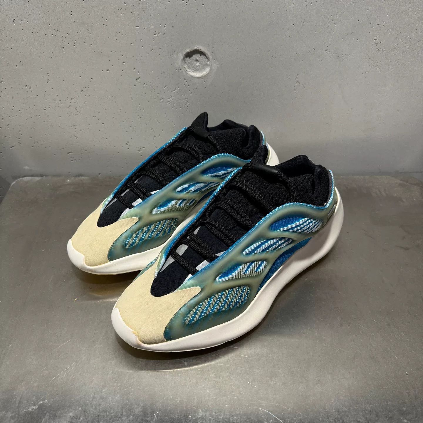 Adidas Adidas Blue Lowtop Sneakers 43 Men Size US 10 / EU 43 - 2 Thumbnail