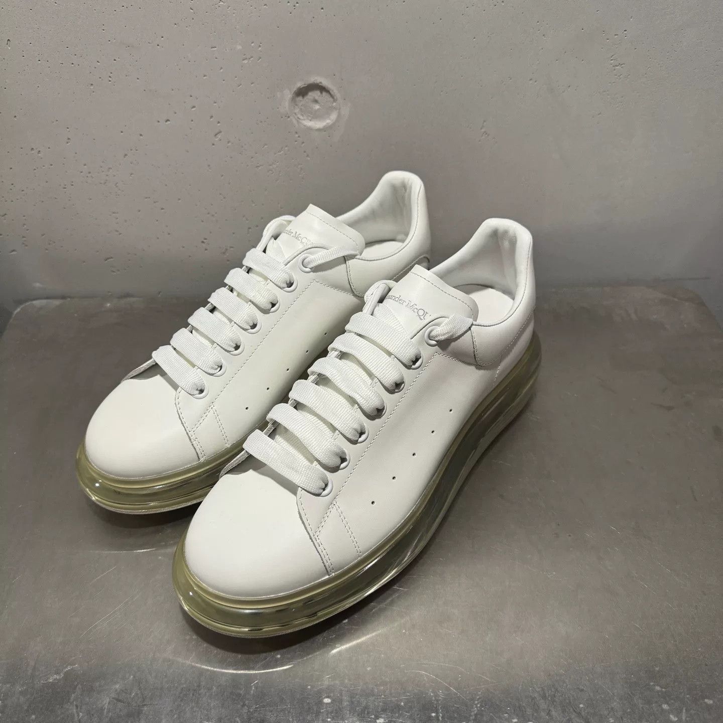 Alexander McQueen Alexander McQueen White Lowtop Sneakers 43 Men Size US 10 / EU 43 - 2 Thumbnail
