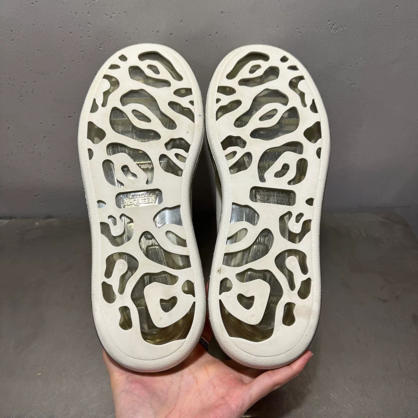 Alexander McQueen Alexander McQueen White Lowtop Sneakers 43 Men Size US 10 / EU 43 - 6 Thumbnail