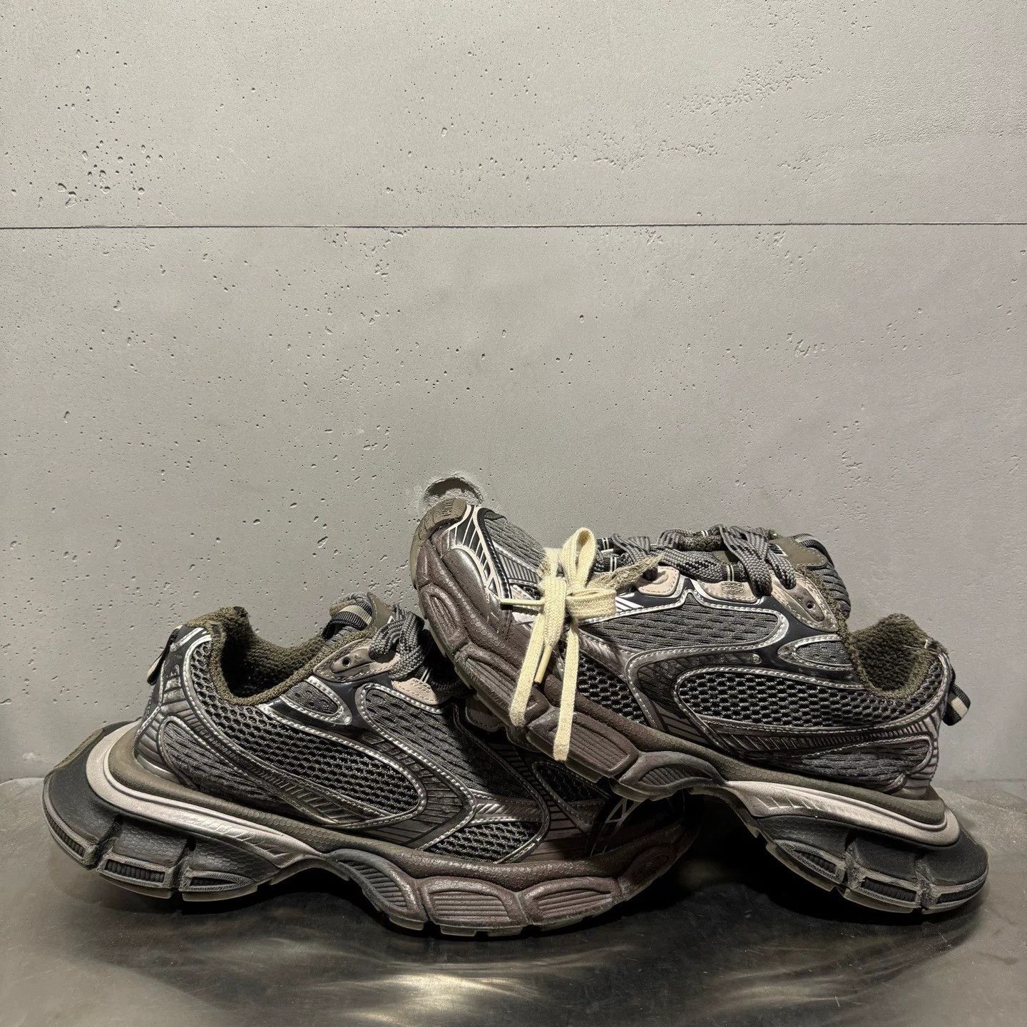 Balenciaga Balenciaga Distressed Brown Lowtop Sneakers XXXL Men Size US 10 / EU 43 - 4 Thumbnail