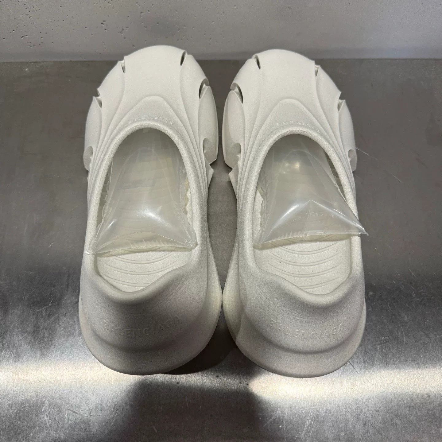 Balenciaga Balenciaga White Sandals 39 Women Size US 8.5 / IT 38.5 - 7 Thumbnail