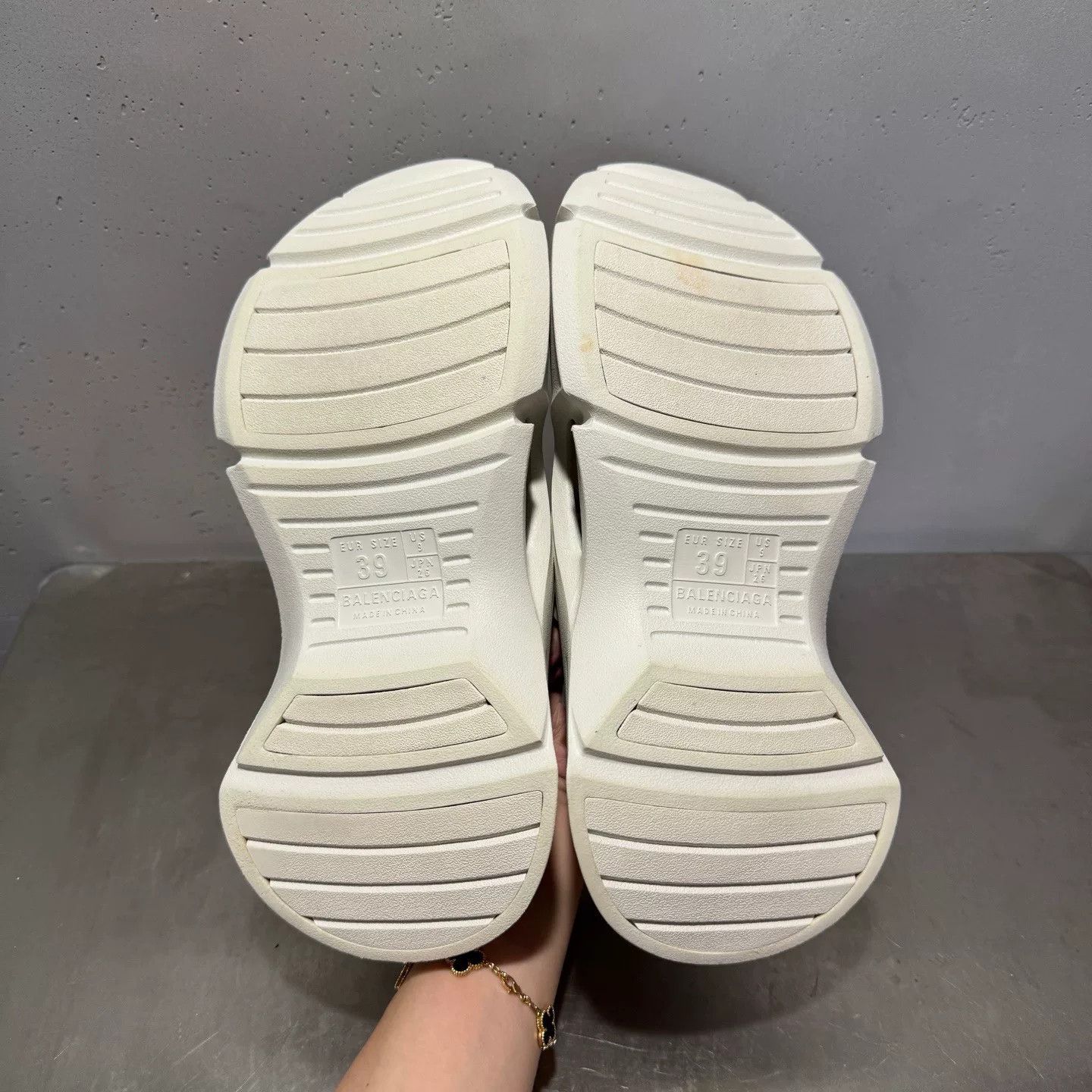 Balenciaga Balenciaga White Sandals 39 Women Size US 8.5 / IT 38.5 - 6 Thumbnail