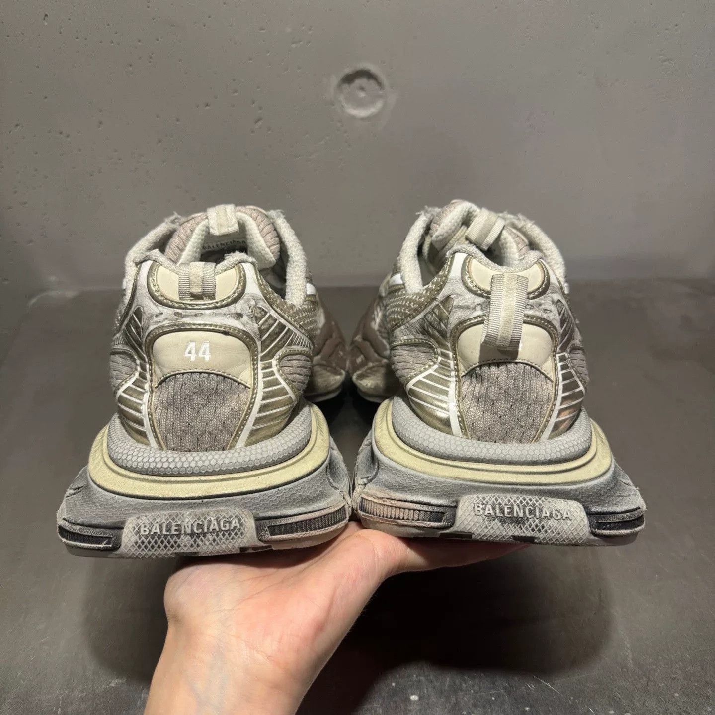 Balenciaga Balenciaga Distressed Silver Lowtop Sneakers XXXL Men Size US 10 / EU 43 - 5 Thumbnail