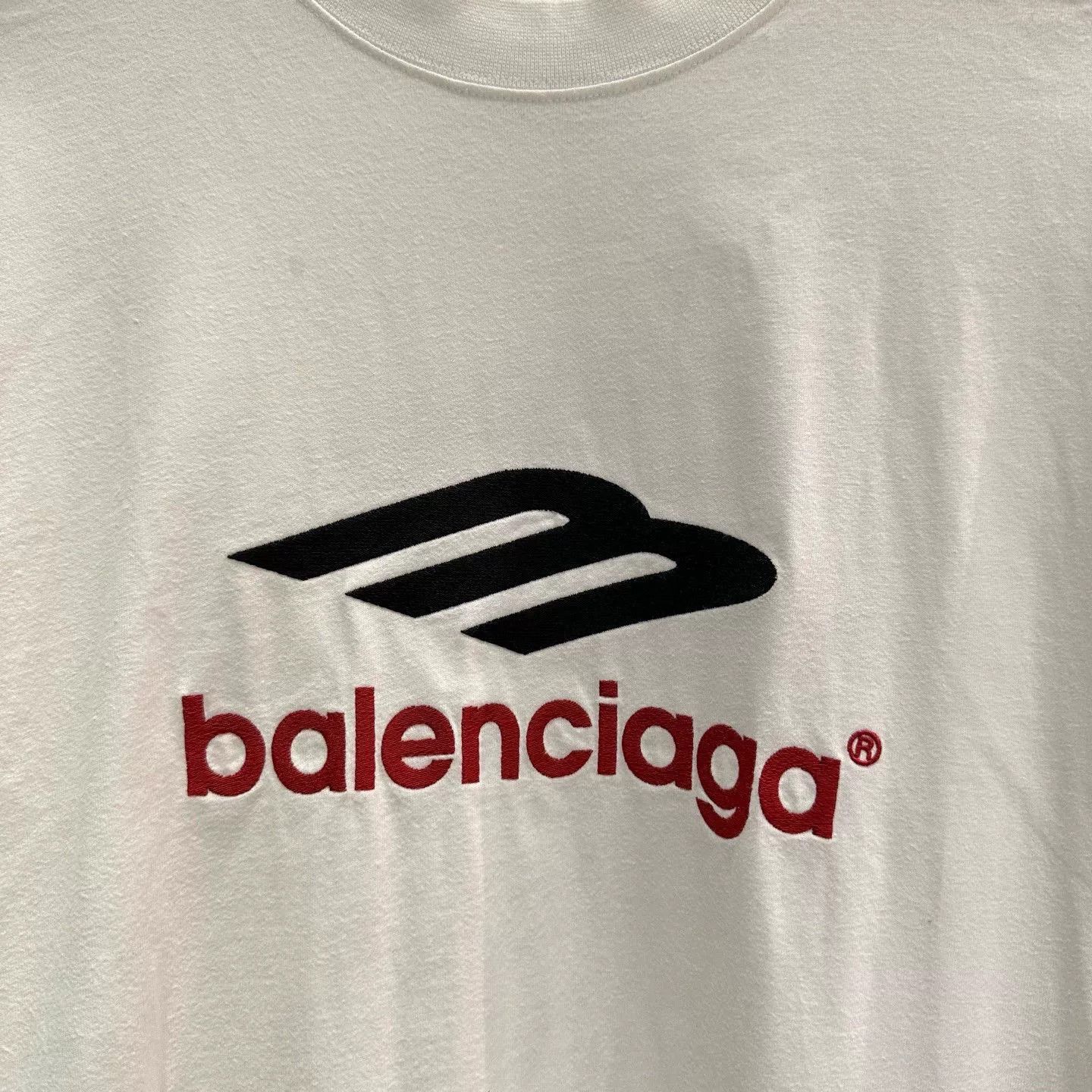 Balenciaga Balenciaga Retro Embroidered White T-Shirt S Men Size US S / EU 44-46 / 1 - 3 Thumbnail