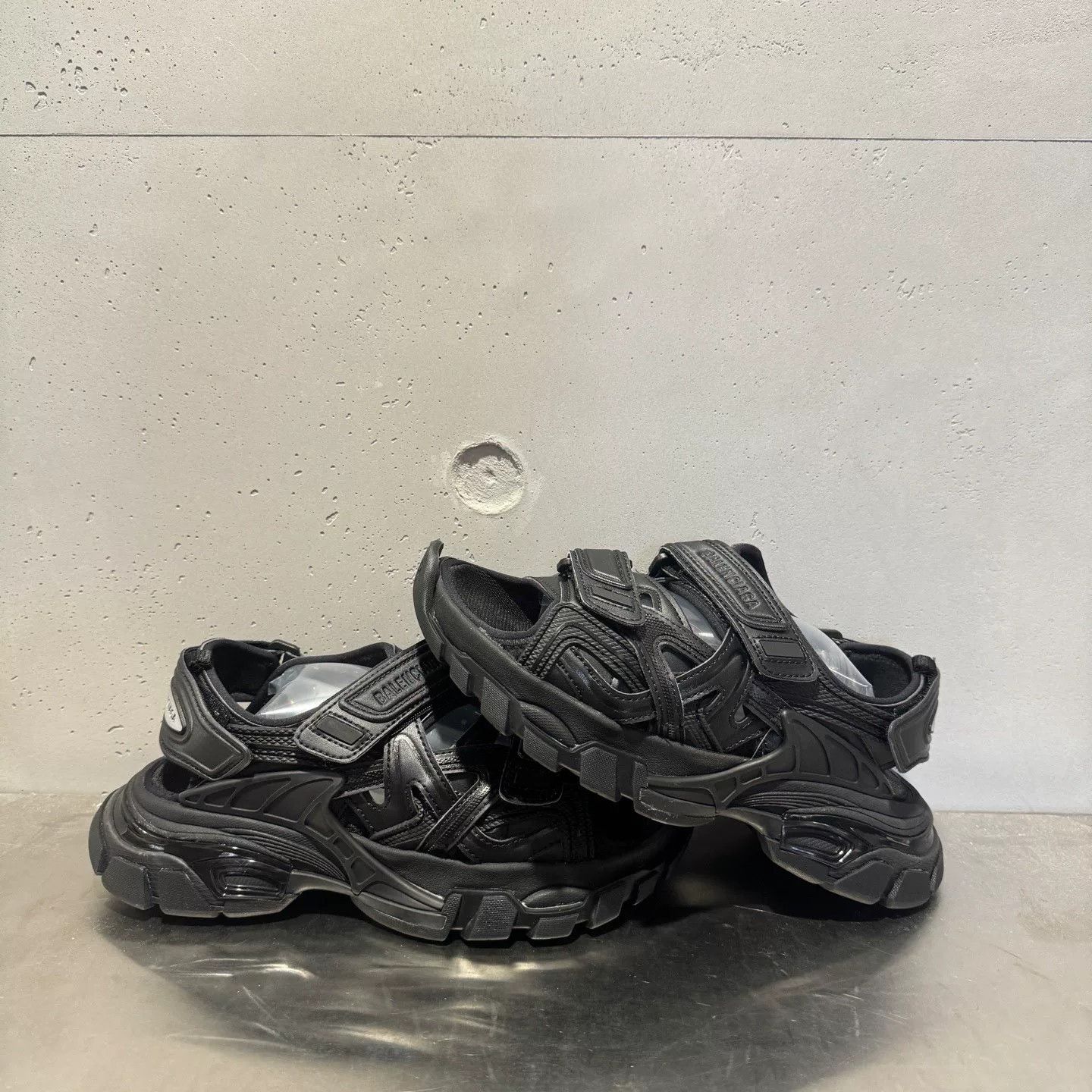 Balenciaga Balenciaga Black Sandals 35 Women Size US 5 / IT 35 - 4 Thumbnail