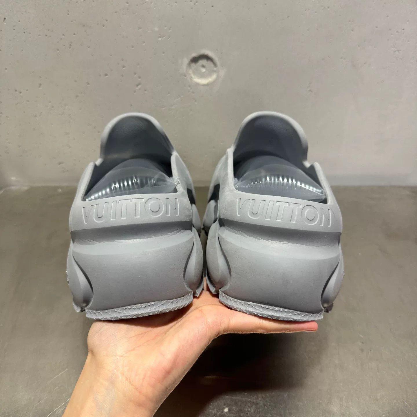 Louis Vuitton Louis Vuitton Shark Gray Sandals 42 Men Size US 9 / EU 42 - 5 Thumbnail
