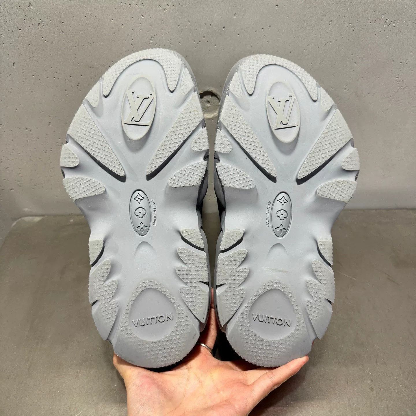 Louis Vuitton Louis Vuitton Shark Gray Sandals 42 Men Size US 9 / EU 42 - 6 Thumbnail
