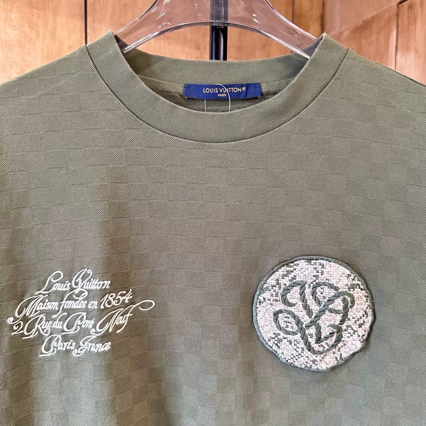 Louis Vuitton Louis Vuitton Green T-Shirt XXL Men Size US XXL / EU 58 / 5 - 3 Thumbnail