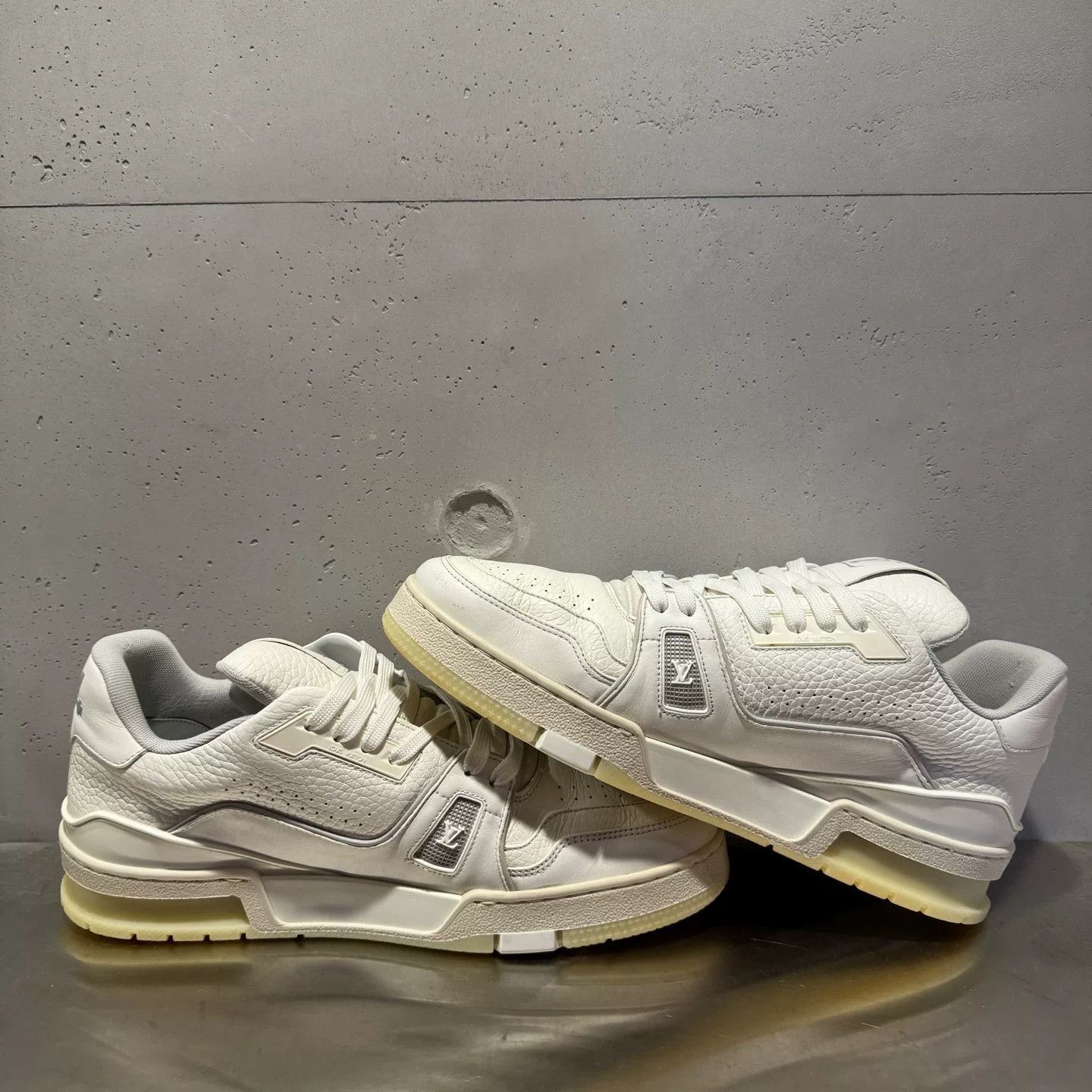 Louis Vuitton Louis Vuitton Training White Lowtop Sneakers 42 Women Size US 10.5 / IT 40.5 - 3 Thumbnail