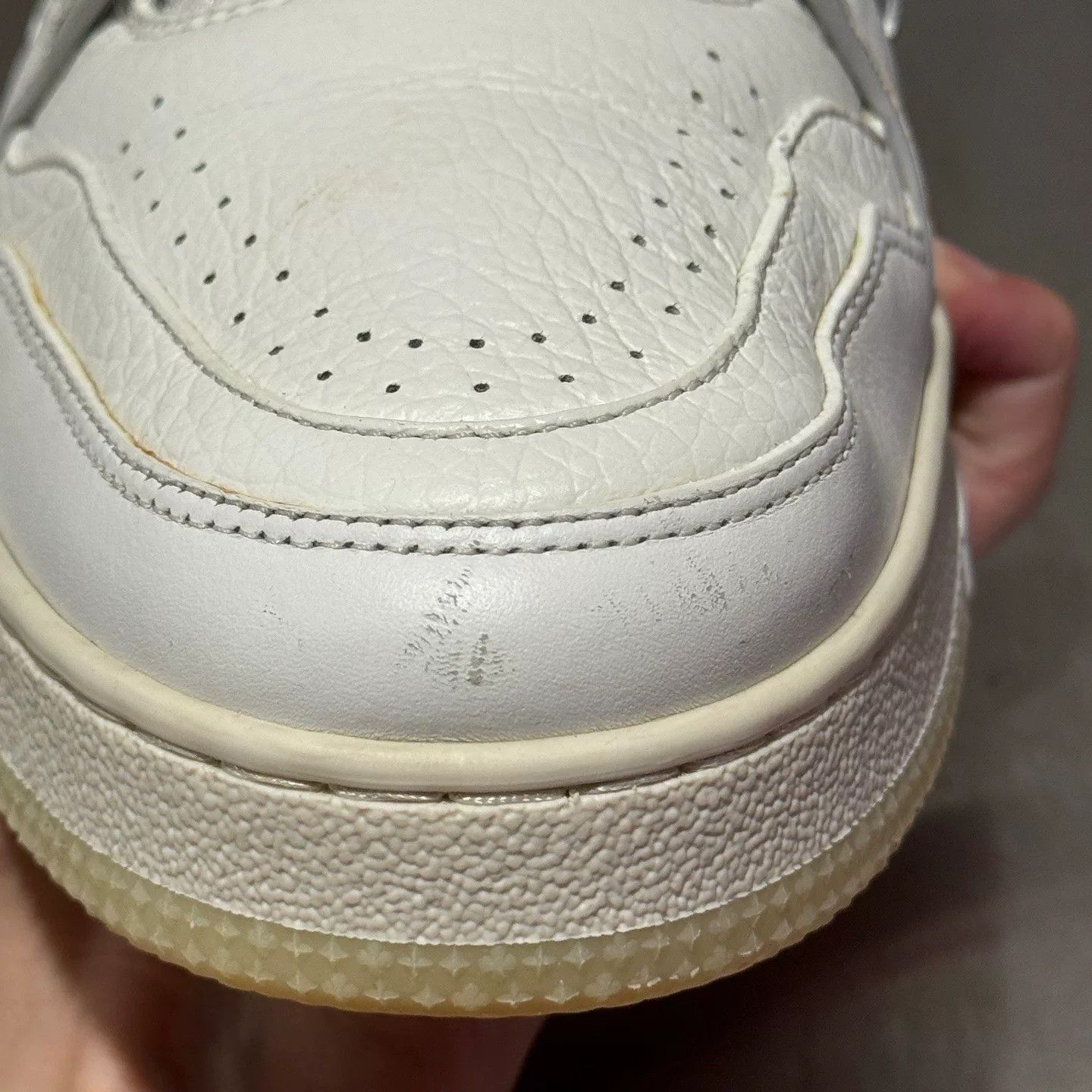 Louis Vuitton Louis Vuitton Training White Lowtop Sneakers 42 Women Size US 10.5 / IT 40.5 - 9 Thumbnail