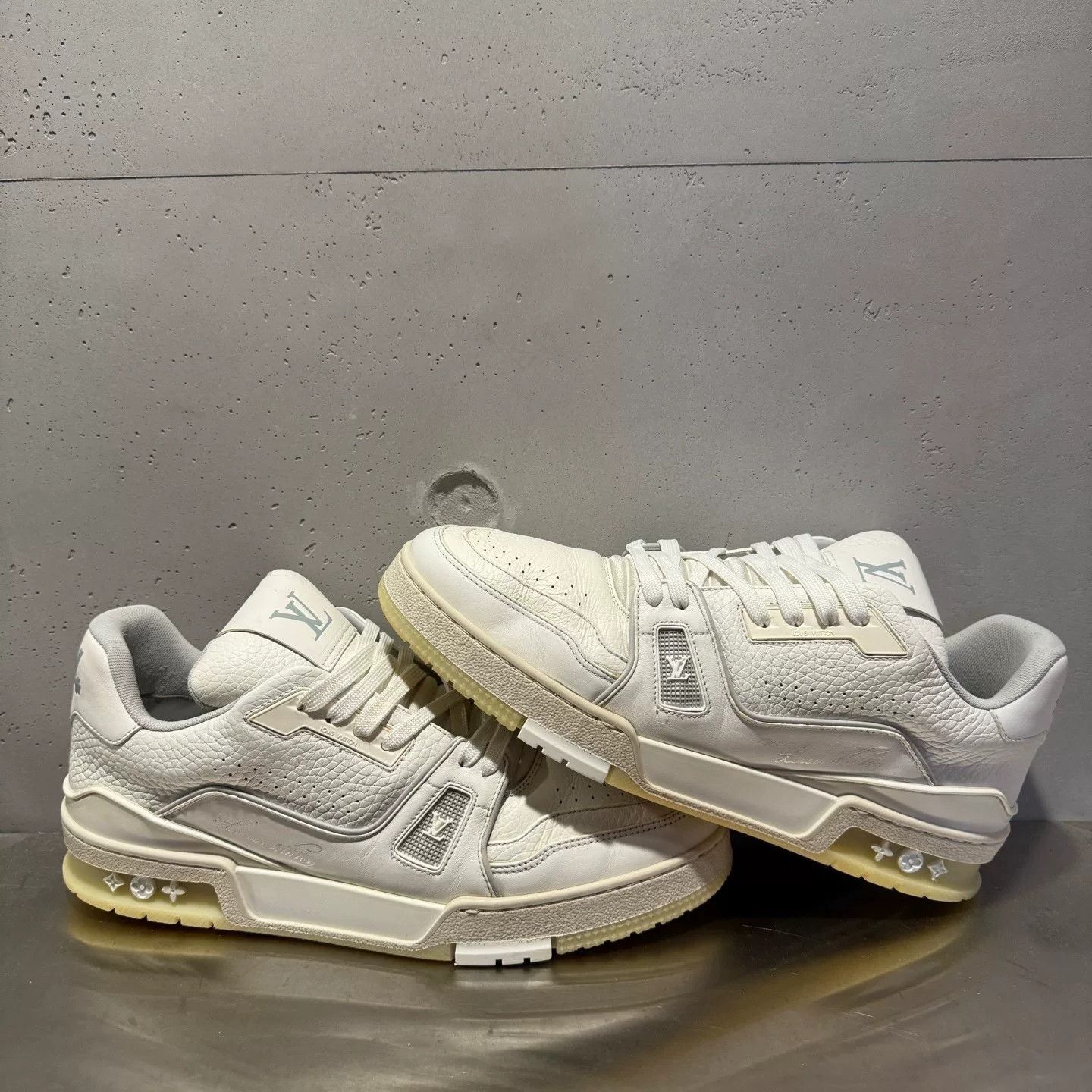 Louis Vuitton Louis Vuitton Training White Lowtop Sneakers 42 Women Size US 10.5 / IT 40.5 - 4 Thumbnail