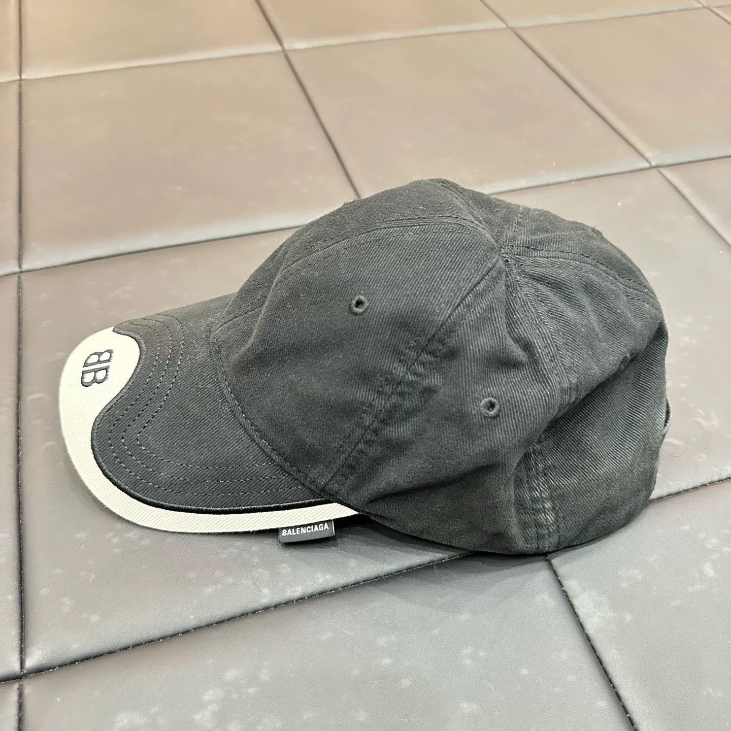 Balenciaga Balenciaga Patchwork Black Hat L Men Size ONE SIZE - 2 Thumbnail