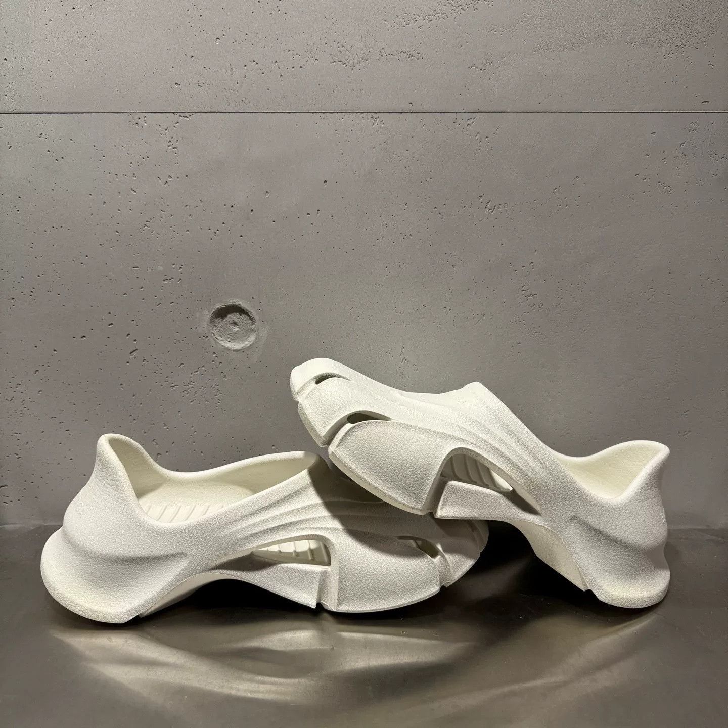 Balenciaga Balenciaga White Sandals 39 Men Size US 6.5 / EU 39-40 - 3 Thumbnail