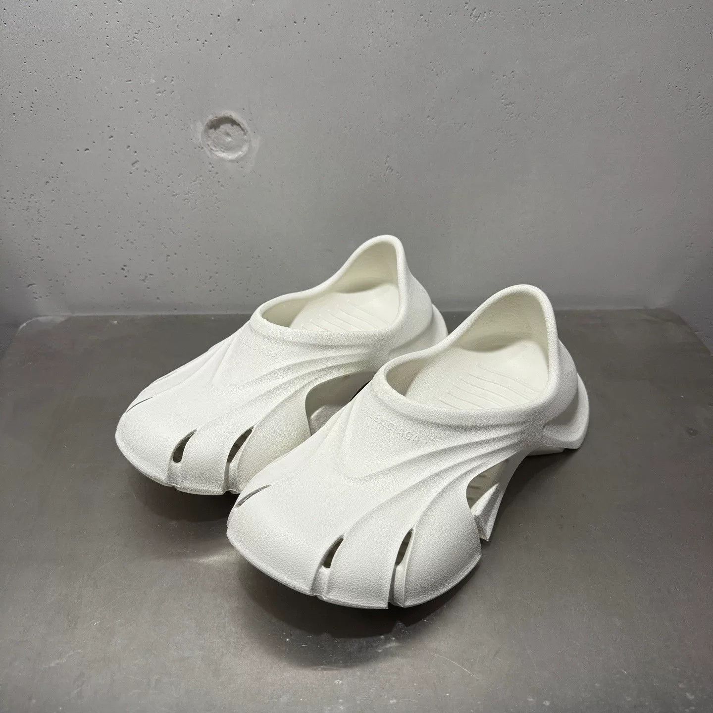 Balenciaga Balenciaga White Sandals 39 Men Size US 6.5 / EU 39-40 - 2 Thumbnail