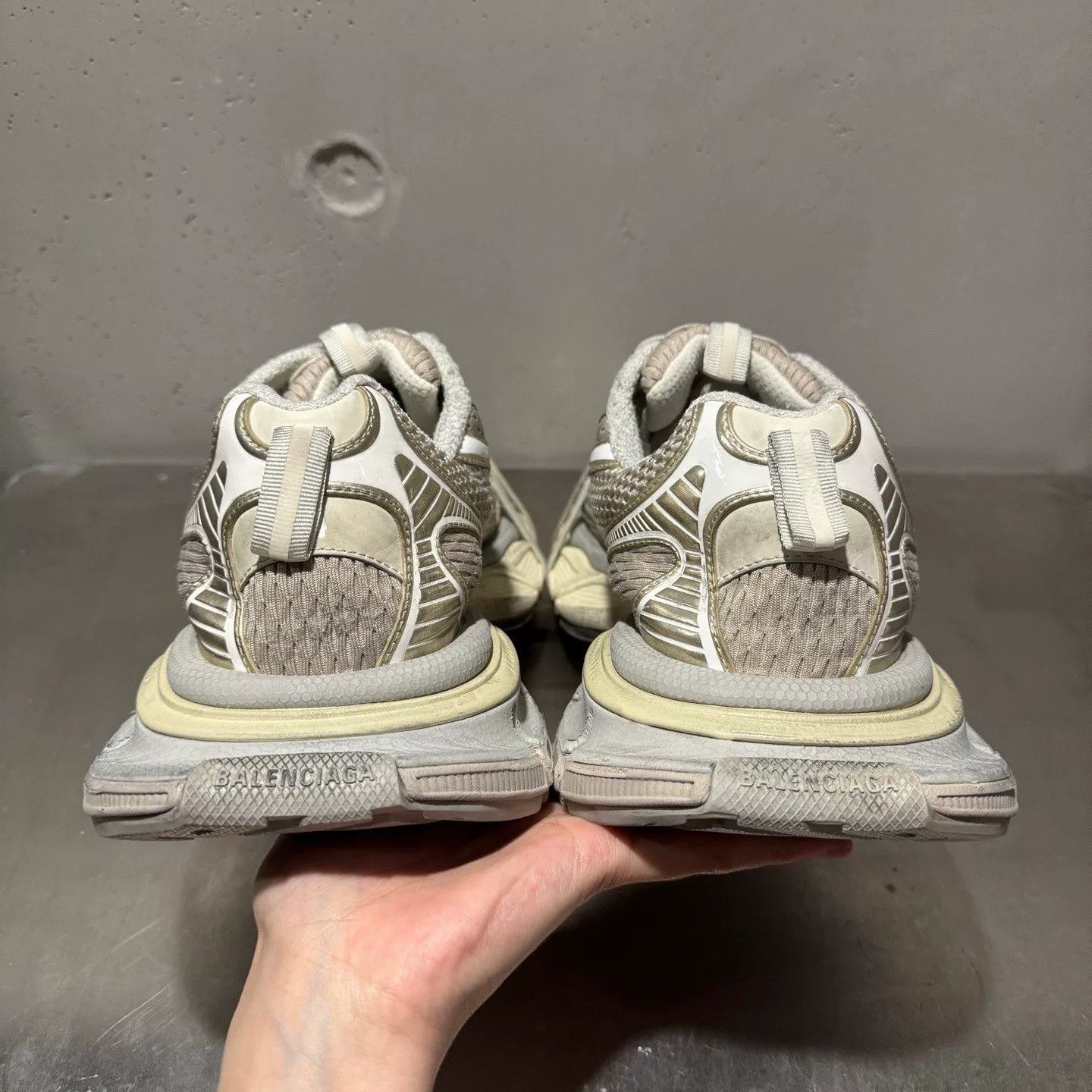 Balenciaga Balenciaga Distressed Silver Lowtop Sneakers XXXL Men Size US 10 / EU 43 - 5 Thumbnail