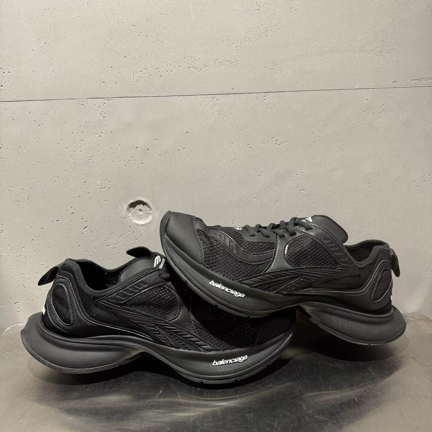 Balenciaga Balenciaga Black Lowtop Sneakers 44 Men Size US 10.5 / EU 43-44 - 4 Thumbnail