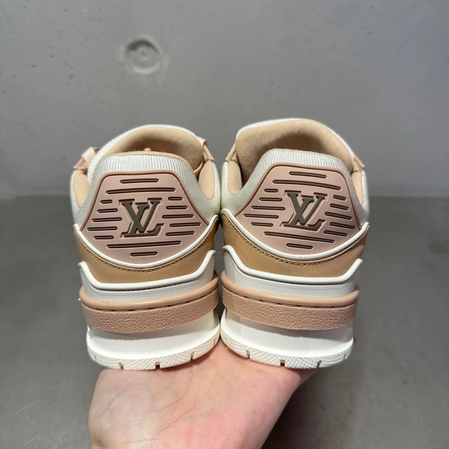 Louis Vuitton Louis Vuitton Training Pink Lowtop Sneakers 37 Women Size US 6.5 / IT 36.5 - 5 Thumbnail