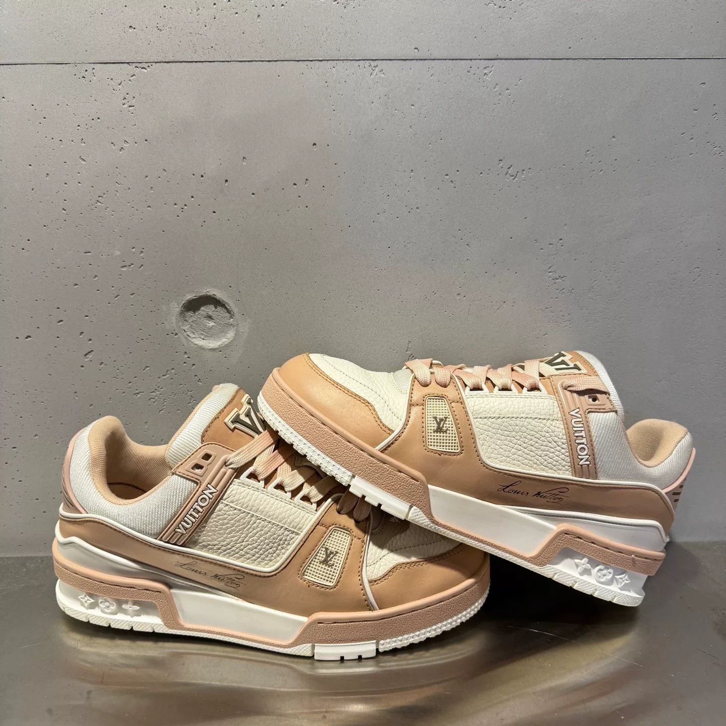 Louis Vuitton Louis Vuitton Training Pink Lowtop Sneakers 37 Women Size US 6.5 / IT 36.5 - 4 Thumbnail