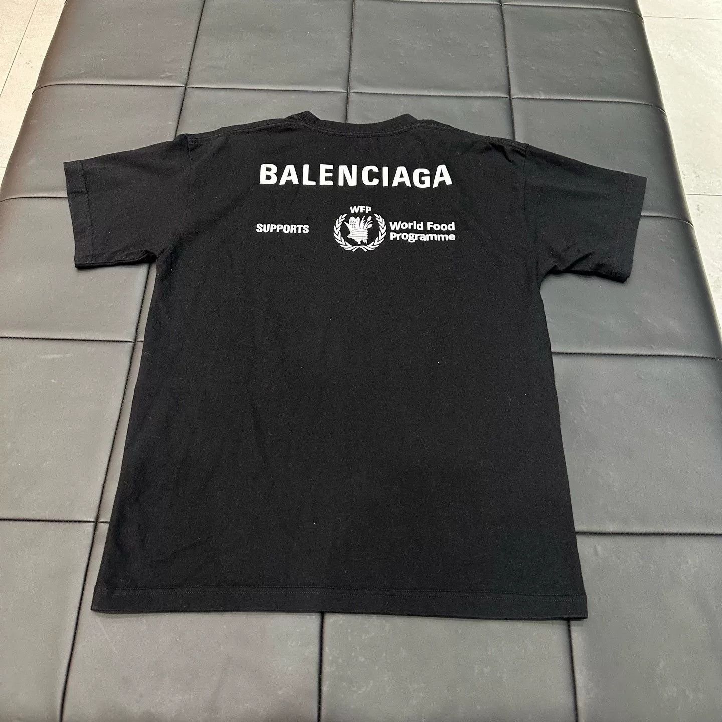 Balenciaga Balenciaga Collab Black T-Shirt S Women Size S / US 4 / IT 40 - 2 Thumbnail
