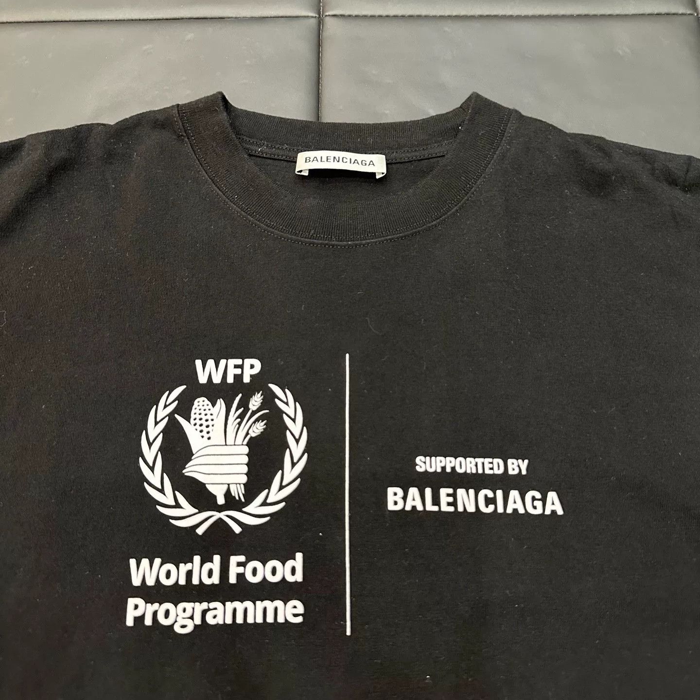 Balenciaga Balenciaga Collab Black T-Shirt S Women Size S / US 4 / IT 40 - 3 Thumbnail