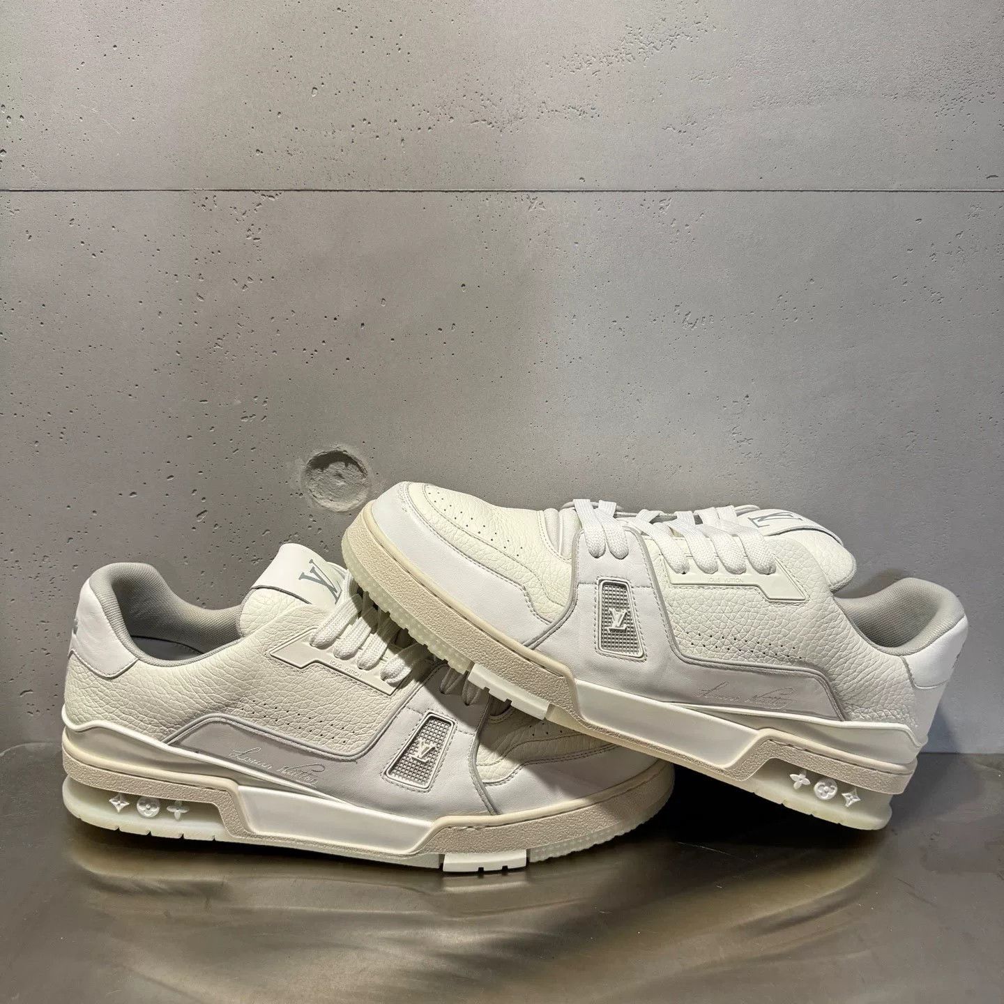 Louis Vuitton Louis Vuitton Training White Lowtop Sneakers 44 Men Size US 10.5 / EU 43-44 - 4 Thumbnail