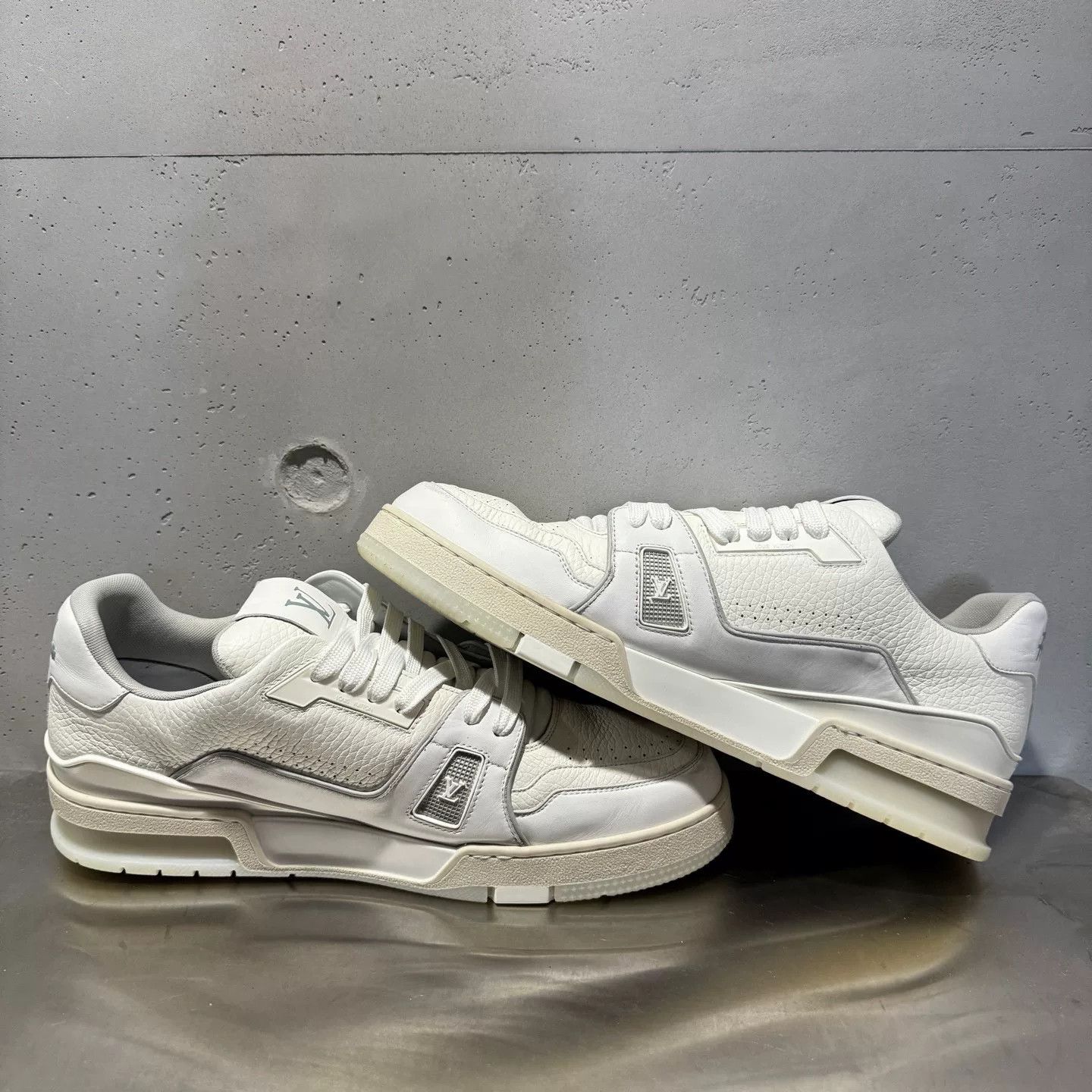 Louis Vuitton Louis Vuitton Training White Lowtop Sneakers 44 Men Size US 10.5 / EU 43-44 - 3 Thumbnail