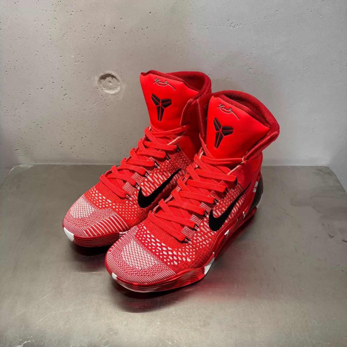 Nike Nike Red Lowtop Sneakers 42 Men Size US 9 / EU 42 - 2 Thumbnail
