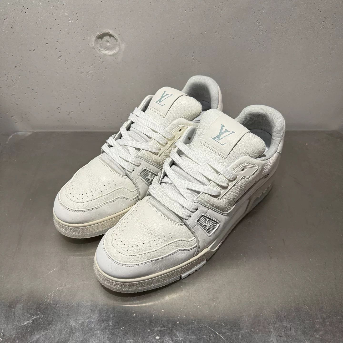 Louis Vuitton Louis Vuitton Training White Lowtop Sneakers 43 Men Size US 10 / EU 43 - 2 Thumbnail