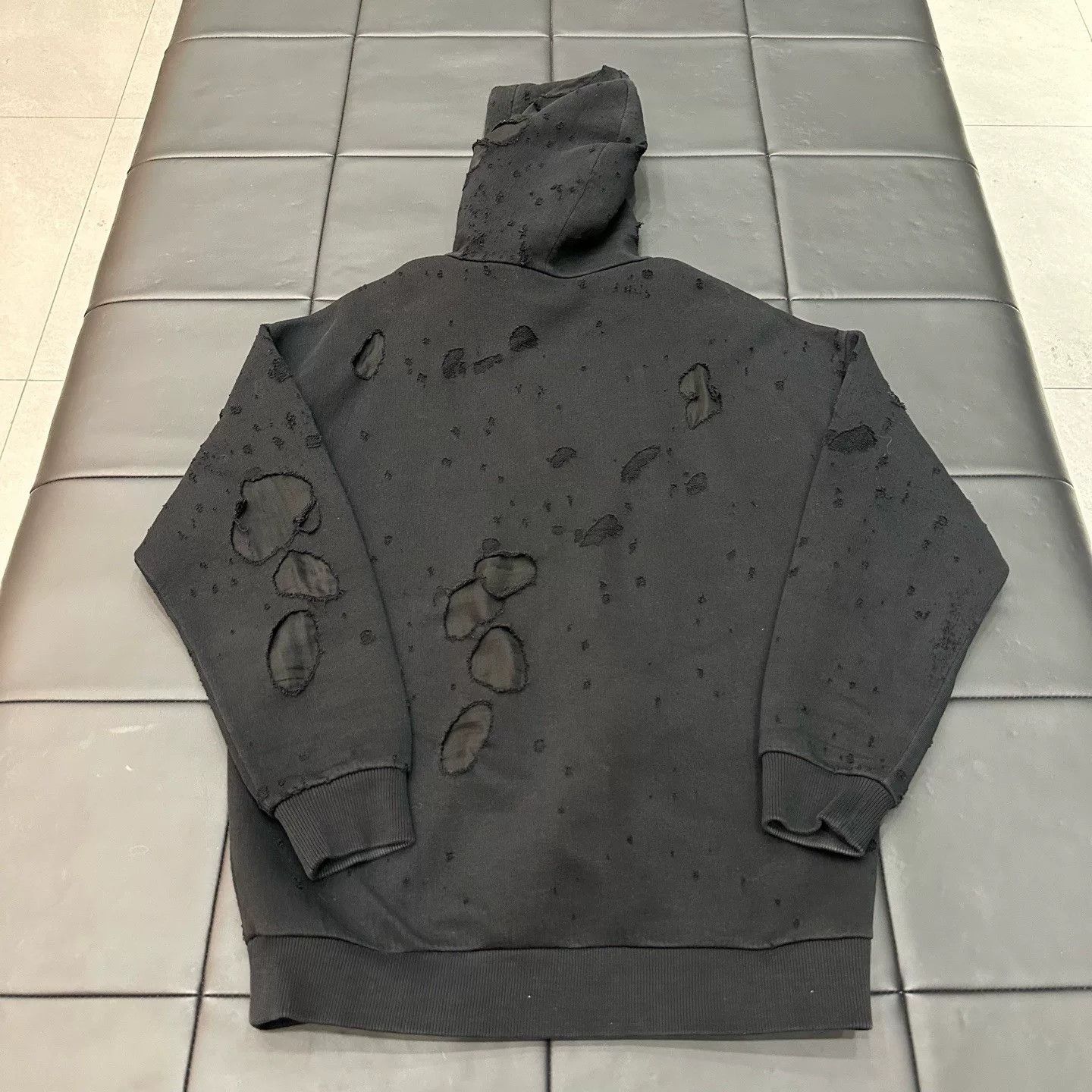 Givenchy Givenchy Distressed Black Hoodie S Men Size US S / EU 44-46 / 1 - 3 Thumbnail