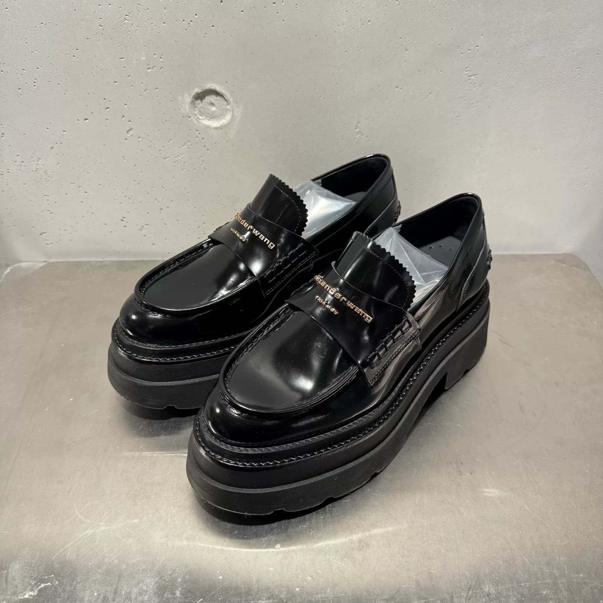 Alexander Wang Alexander Wang Green Lowtop Sneakers 39 Women Size US 8.5 / IT 38.5 - 2 Thumbnail