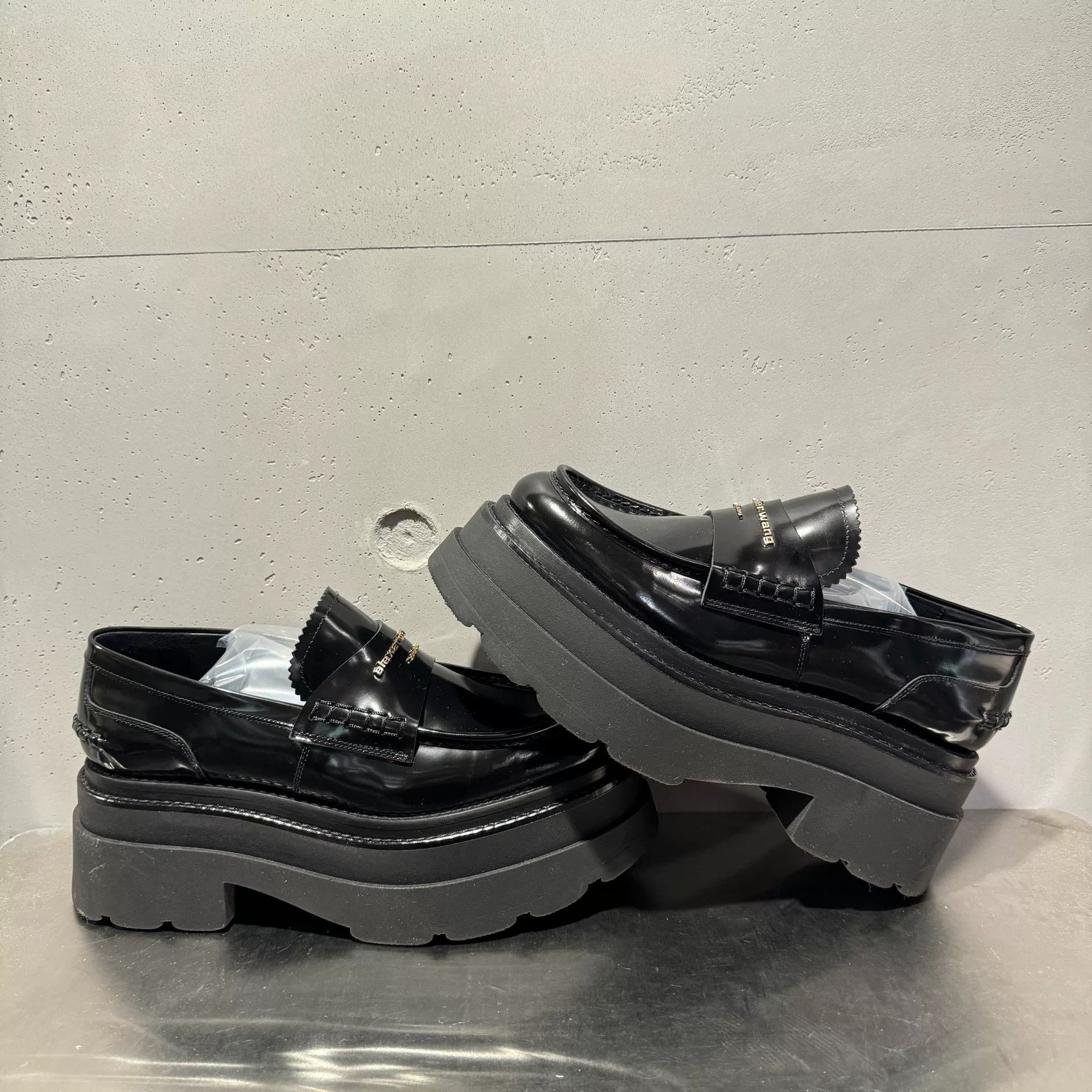 Alexander Wang Alexander Wang Green Lowtop Sneakers 39 Women Size US 8.5 / IT 38.5 - 3 Thumbnail