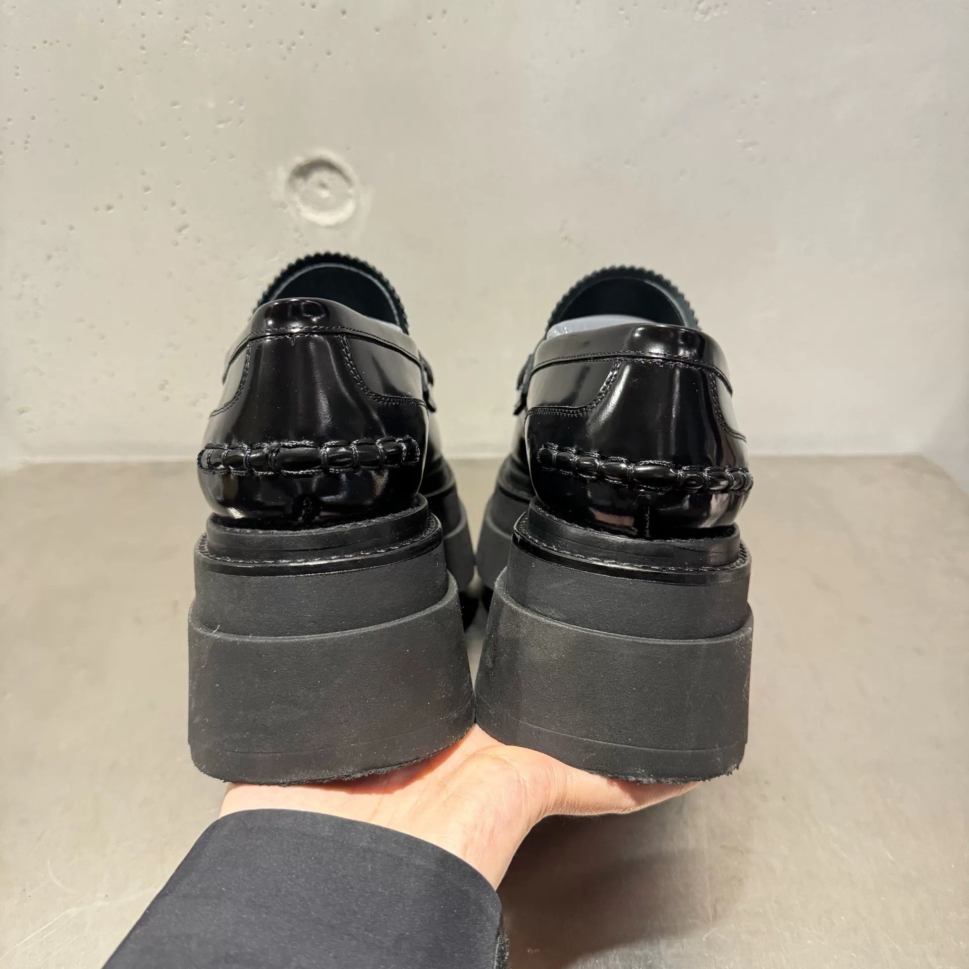 Alexander Wang Alexander Wang Green Lowtop Sneakers 39 Women Size US 8.5 / IT 38.5 - 5 Thumbnail