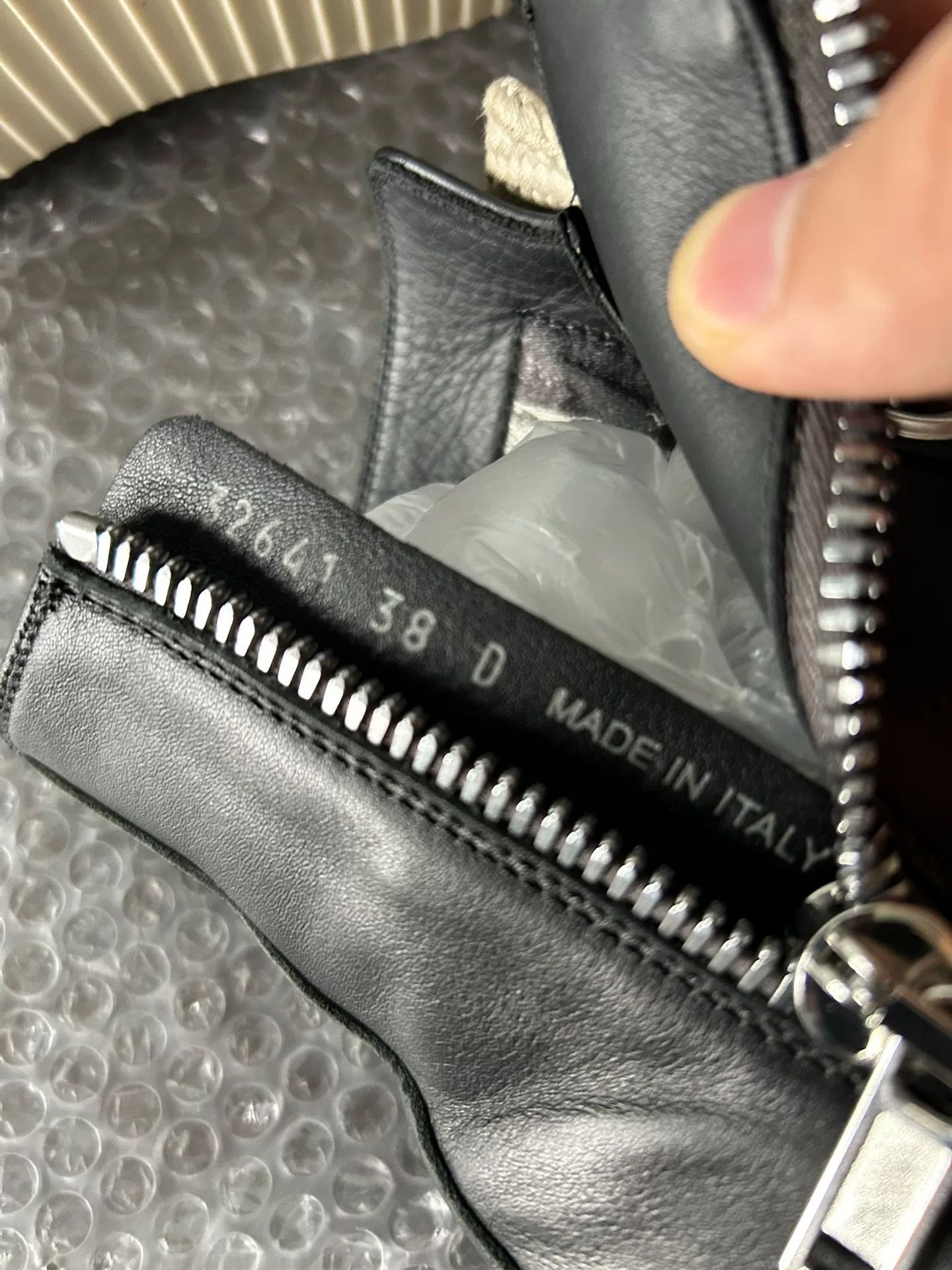 Rick Owens Rick Owens Hitop Sneakers 38 Women Size US 7.5 / IT 37.5 - 6 Thumbnail