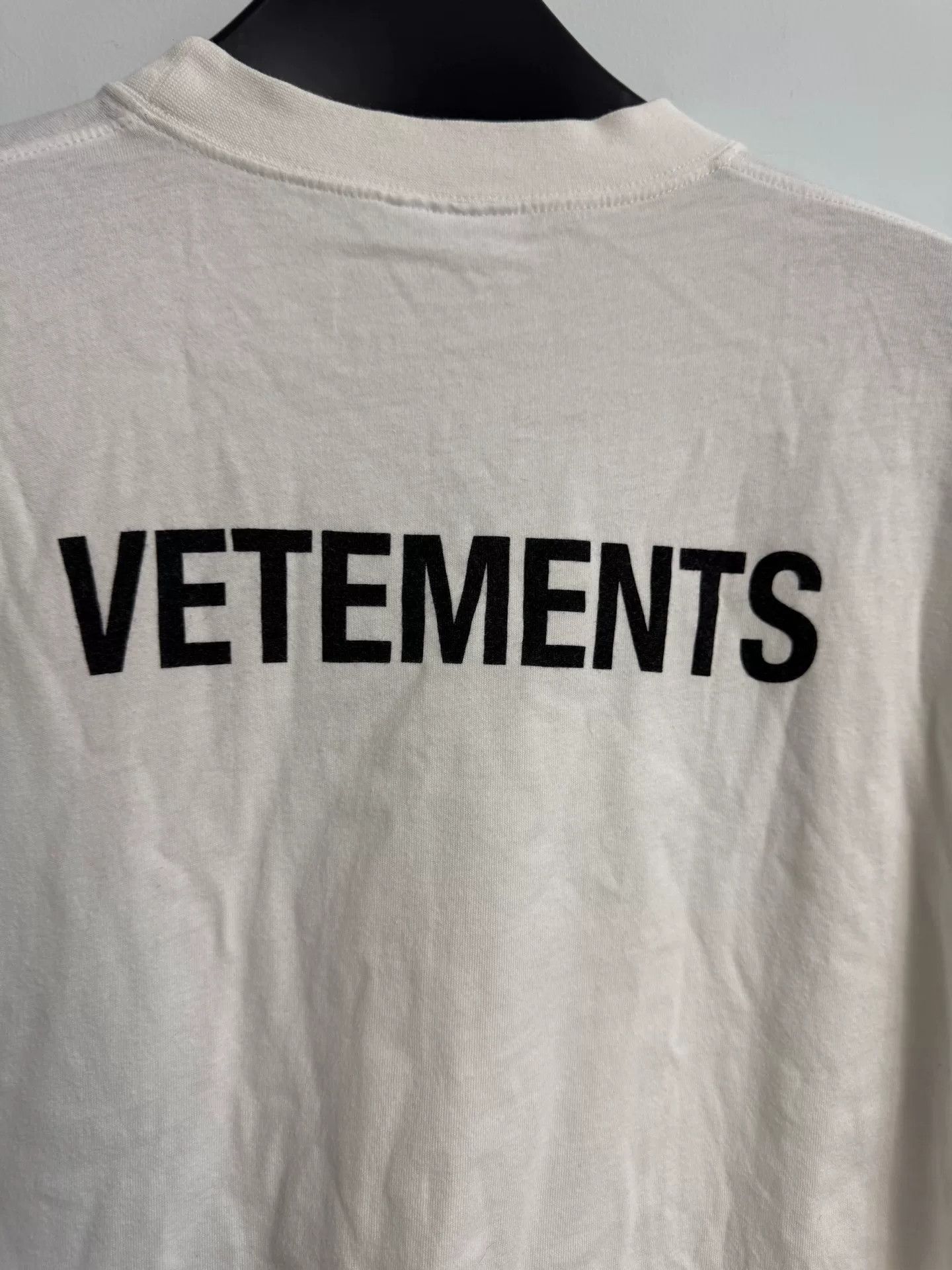 Vetements Vetements Rare White T-Shirt M Men Size US M / EU 48-50 / 2 - 3 Thumbnail