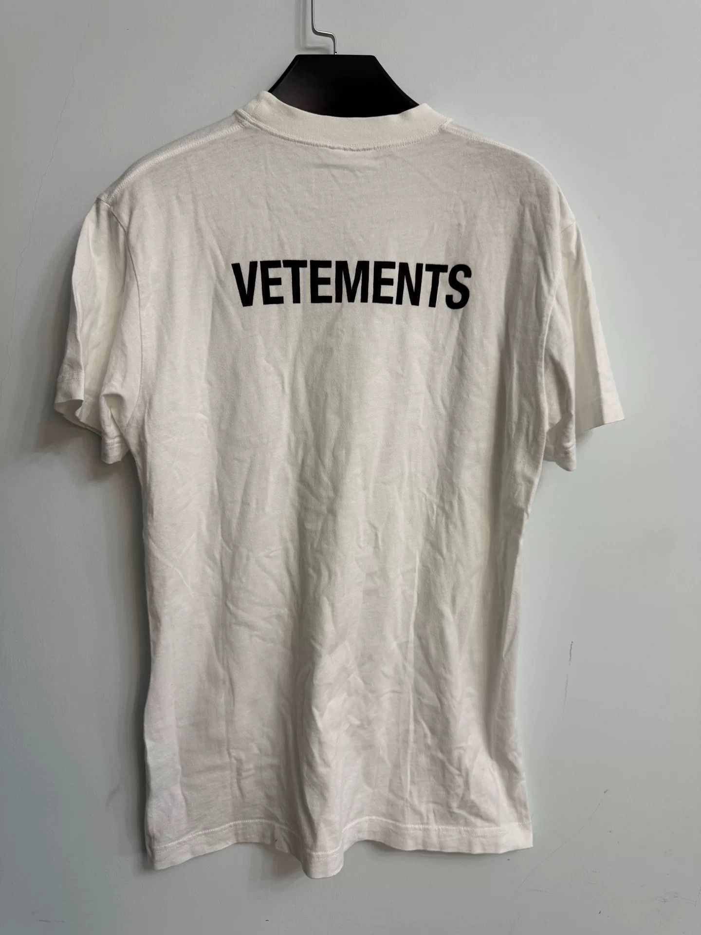 Vetements Vetements Rare White T-Shirt M Men Size US M / EU 48-50 / 2 - 2 Thumbnail