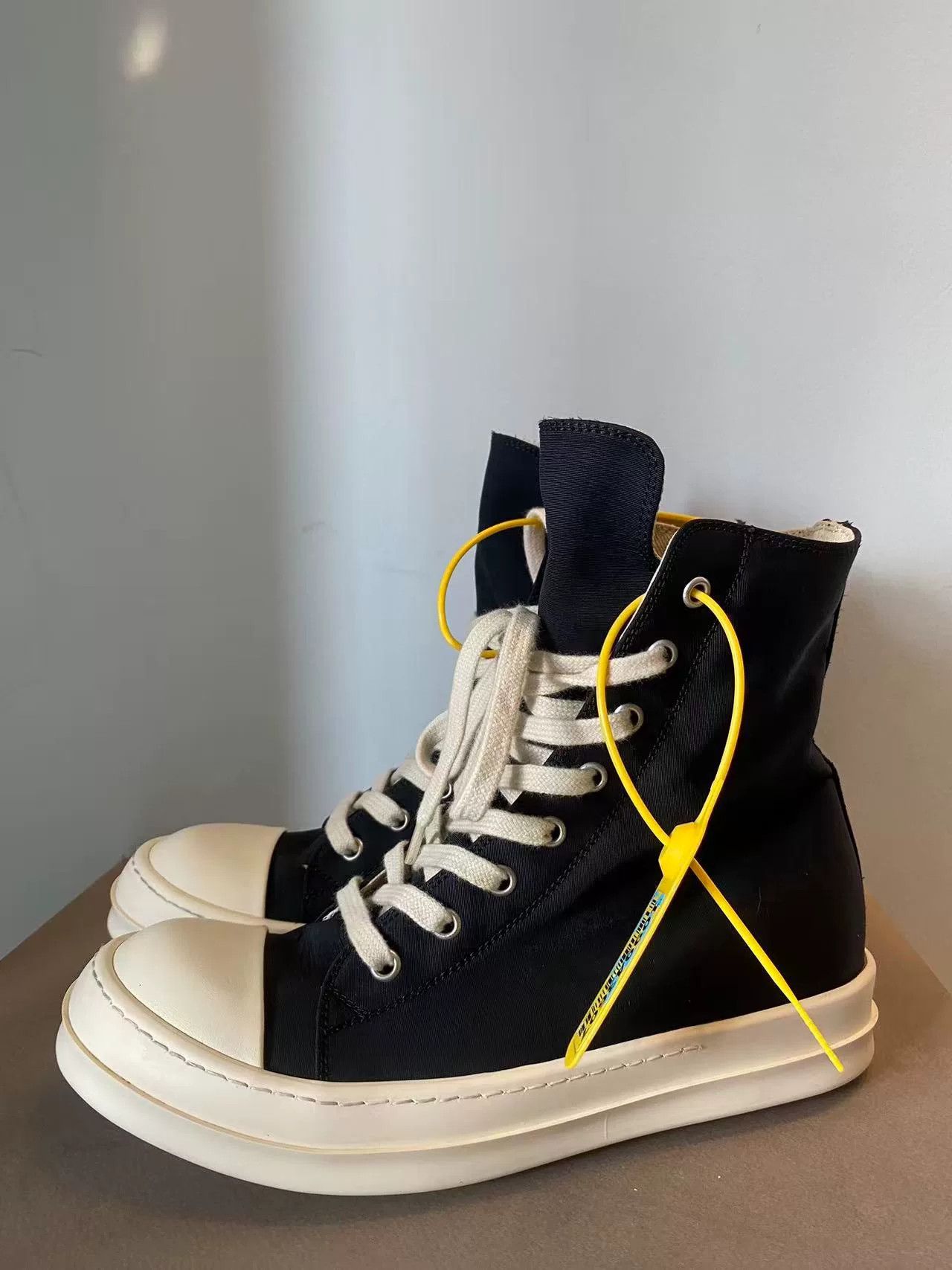 Rick Owens Rick Owens Hitop Sneakers 38 Women Size US 7.5 / IT 37.5 - 2 Thumbnail