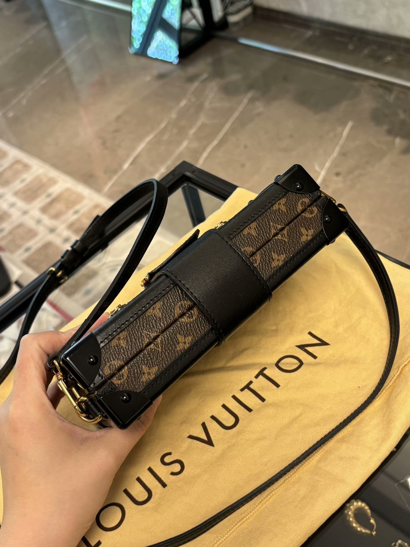Louis Vuitton Louis Vuitton Shoulder Bag OS Women Size ONE SIZE - 5 Thumbnail